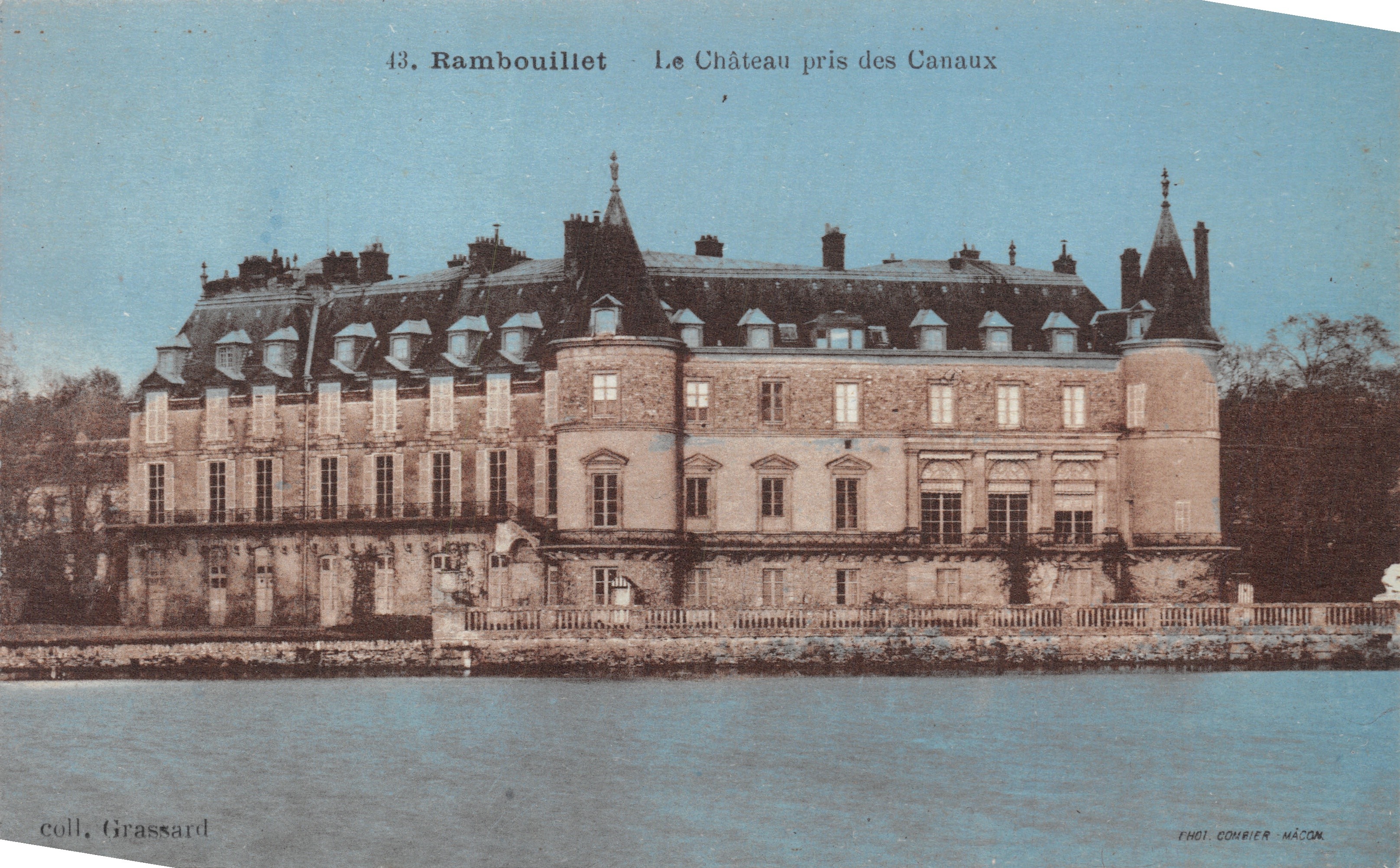 Rambouillet — Le Château pris des Canaux — coll. Grassard, n°43, éditeur Phot. Combier Mâcon