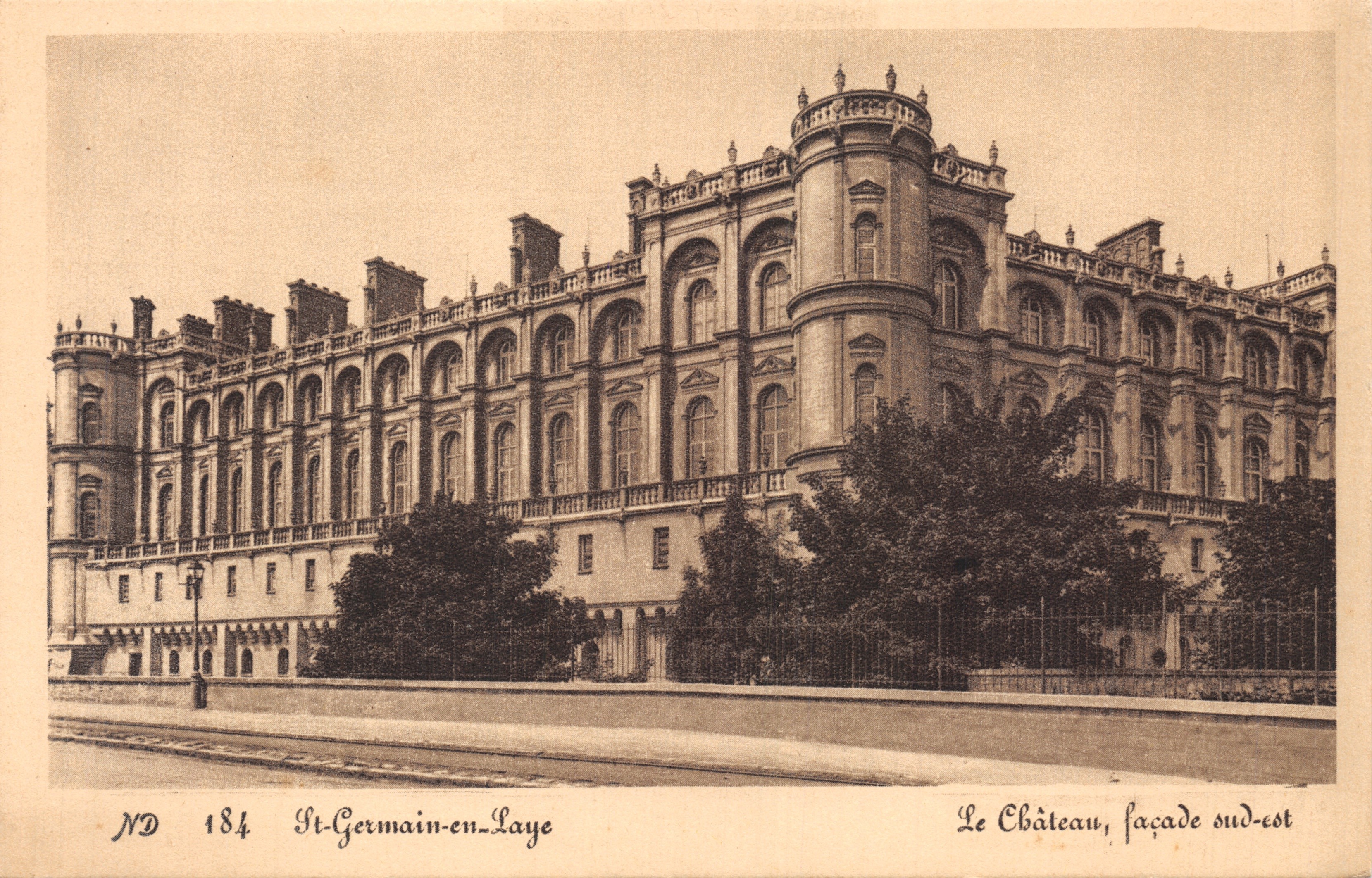 St-Germain-en-Laye — Il Castello, facciata sud-est — Editore STAMPATO SULLA CARTA ND 184