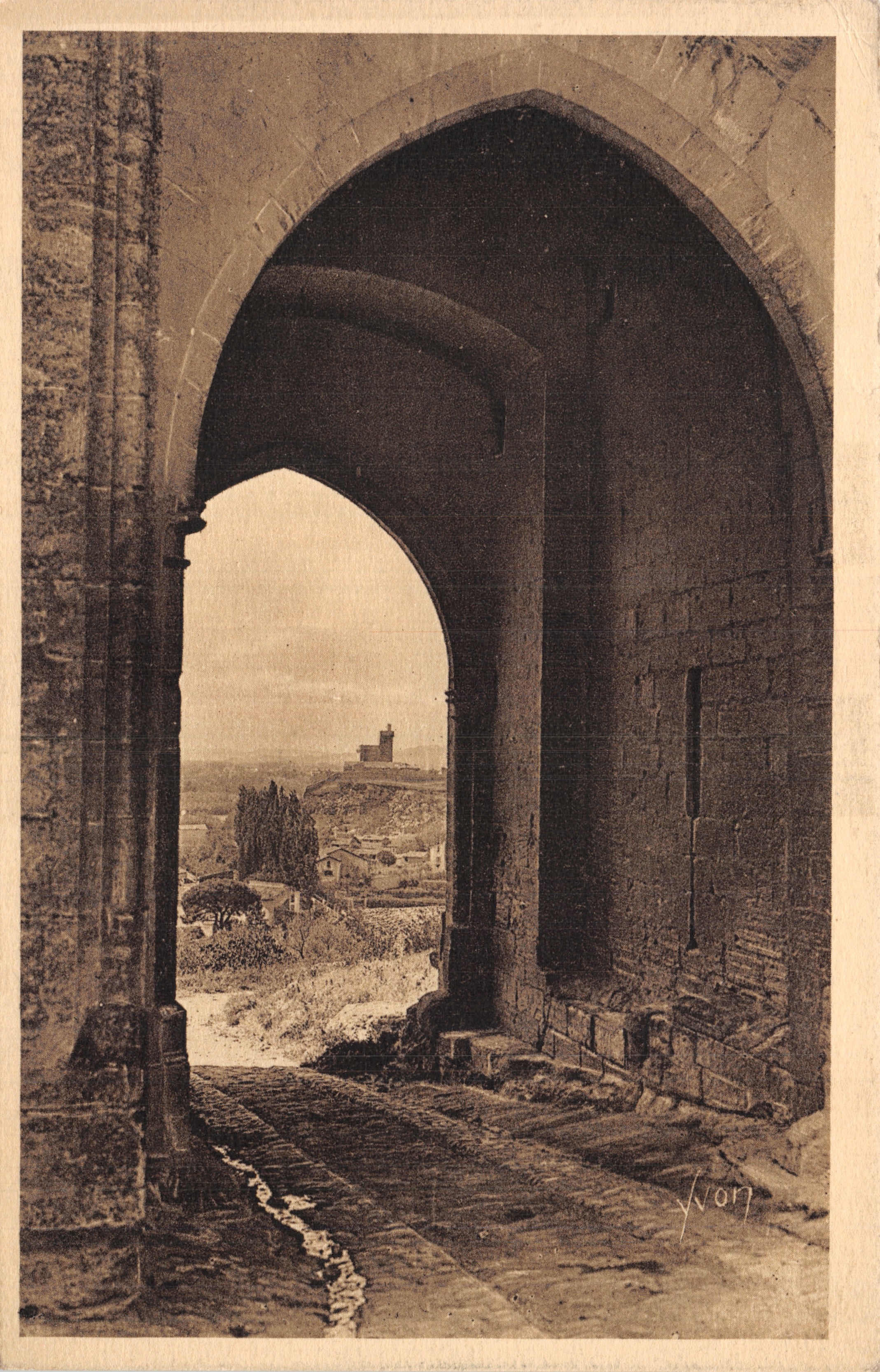 Porta d'ingresso — del Castello di VILLENEUVE-les-AVIGNON — editore YVON