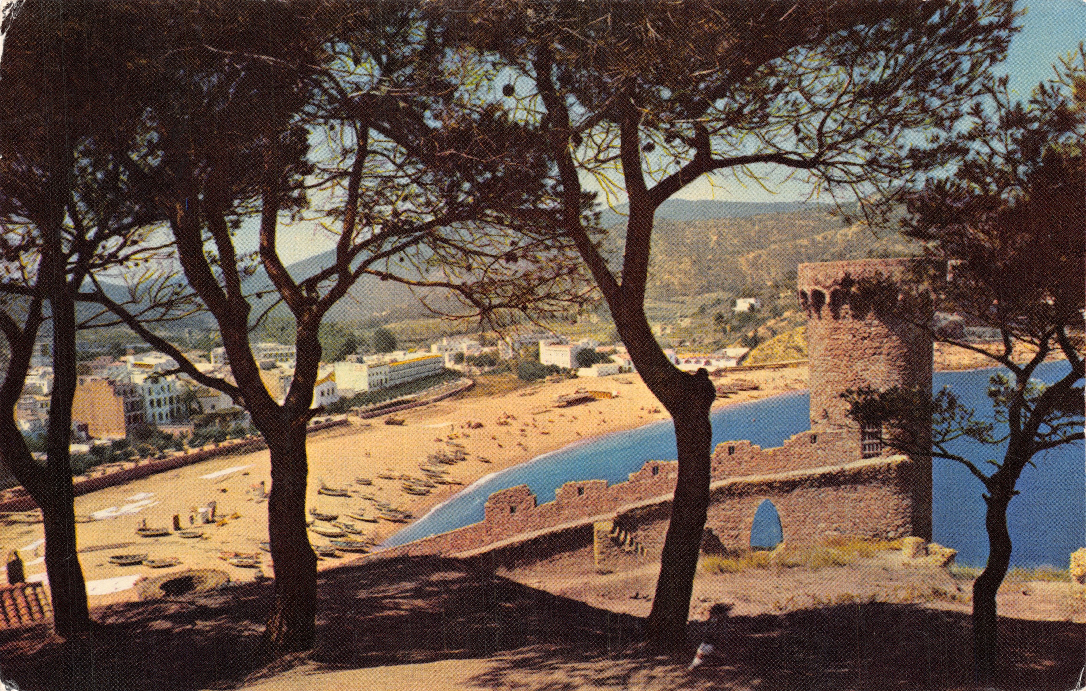 Tossa de Mar — partial view with tower and beach — KOLOR-ZERKOWITZ, series 3, n° 9