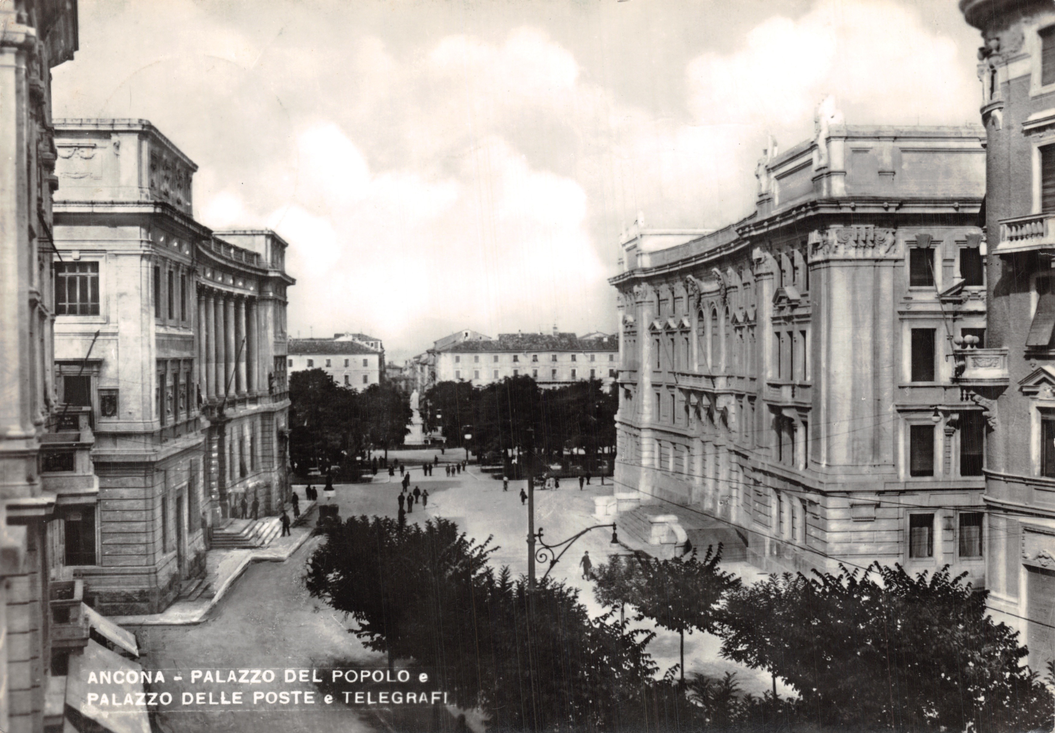 Ancona — Palazzo del Popolo en Palazzo delle Poste e Telegrafi — Ediz. S.A. Magazzini Standa