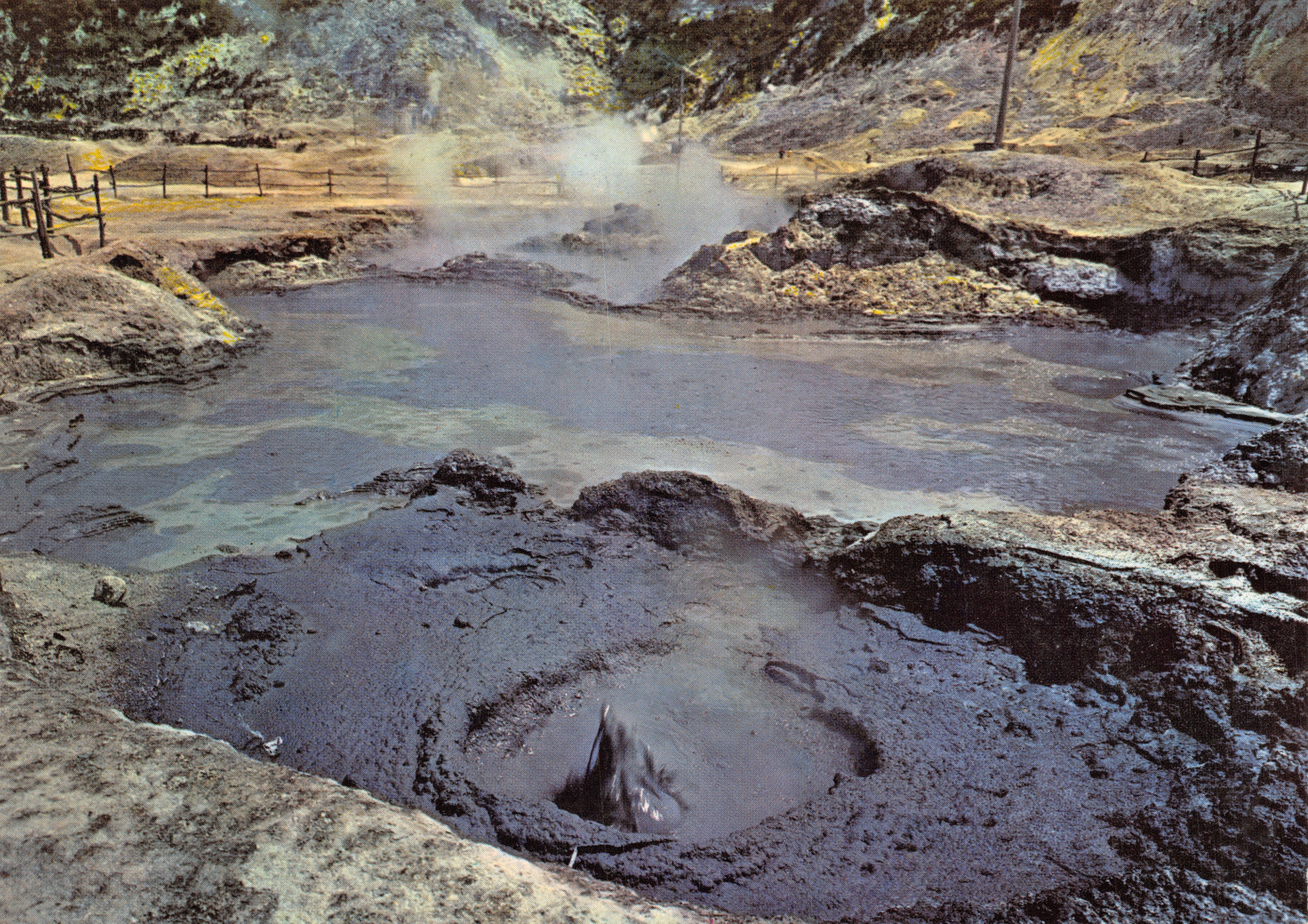 Solfatara - Bocca Principale — bouche principale du volcan avec émissions de vapeur et fumerolles — éditeur Fotocolor Kodak Exachrome, n°32