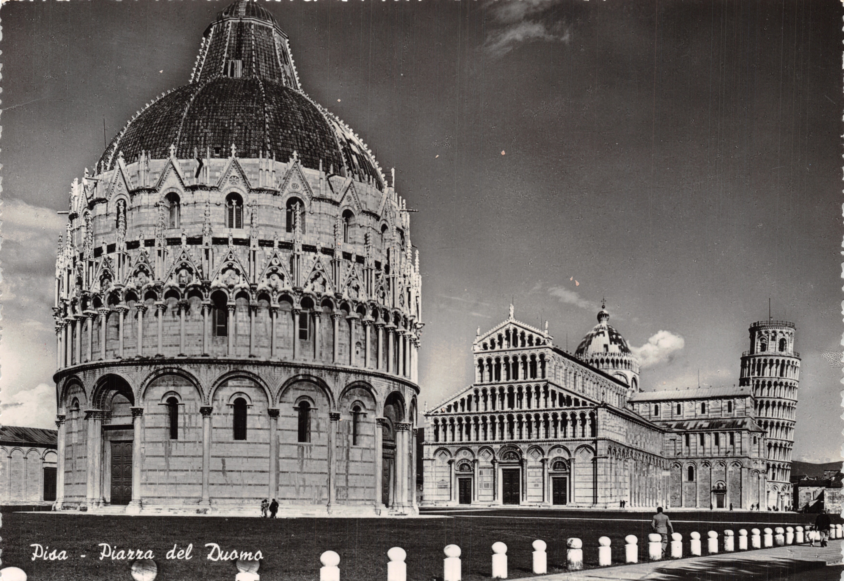 Pisa - Piazza del Duomo — Kathedraal, Doopfontein en Inclined Tower, uitgever FOTOCOLORE TORINO
