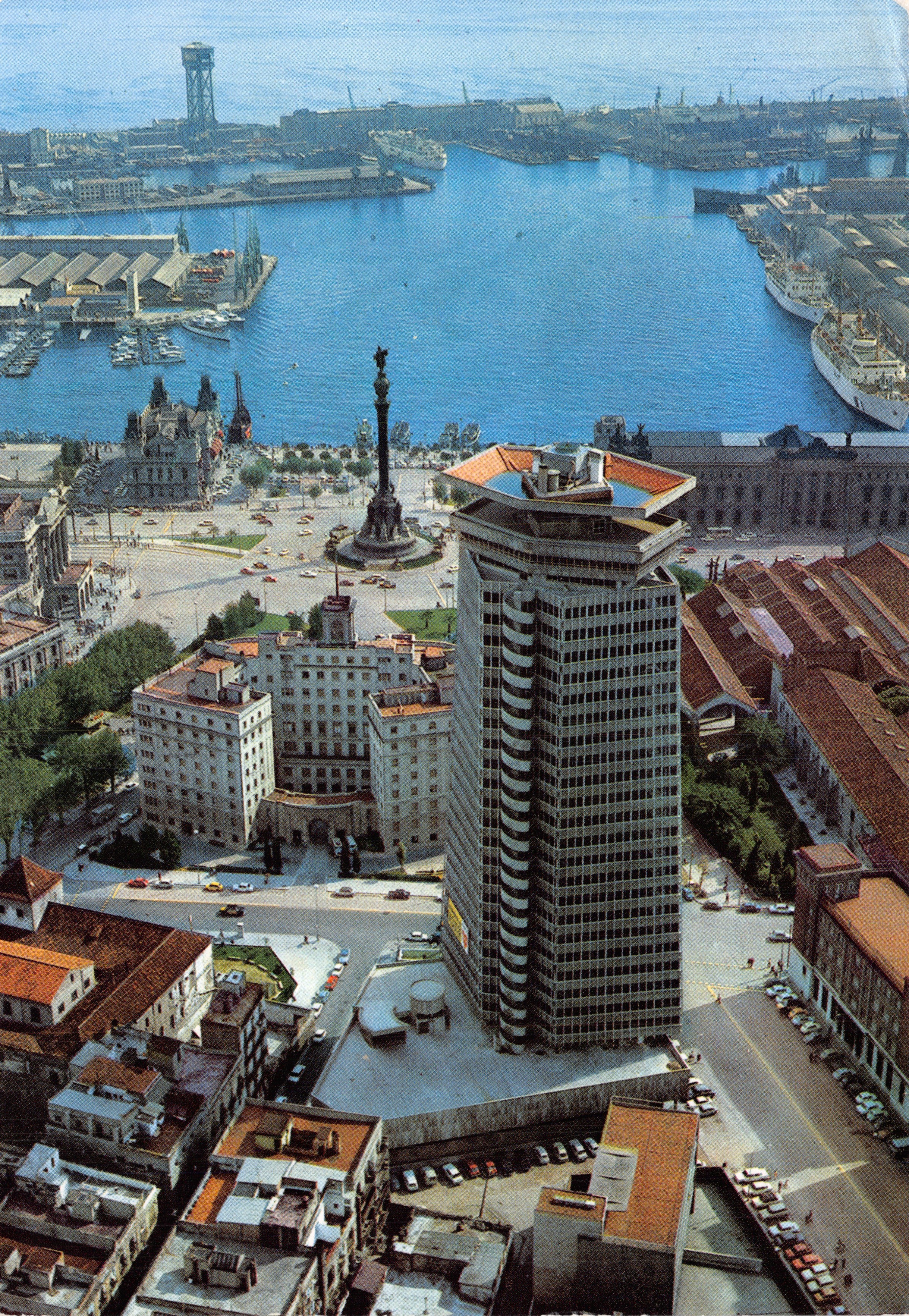 Barcelone — vue aérienne du port et de la place de Catalunya — V.C. Ed. y Dial. Fabregat, n° 86