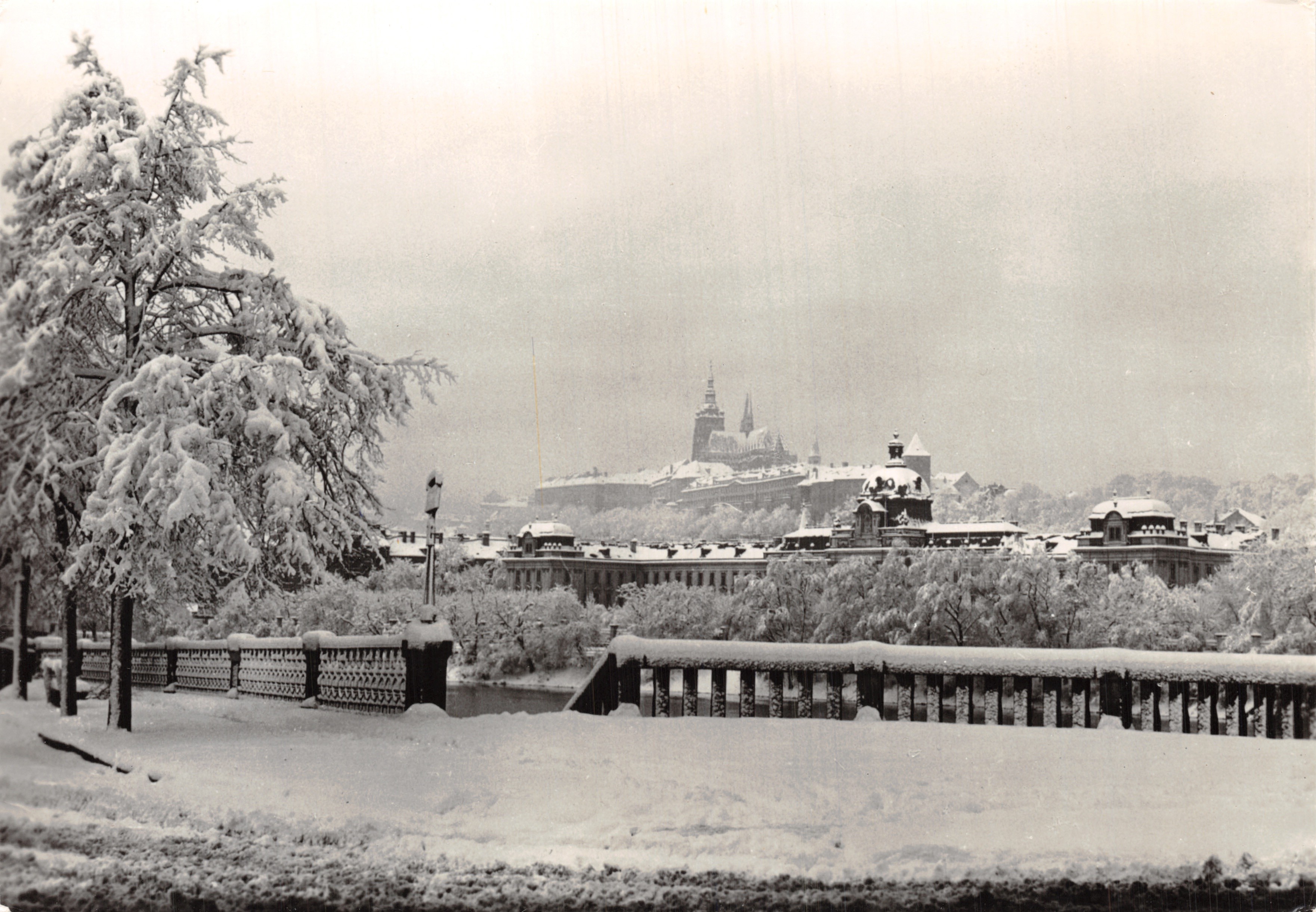 Castillo de Praga — vista invernal — Foto J. Novotný