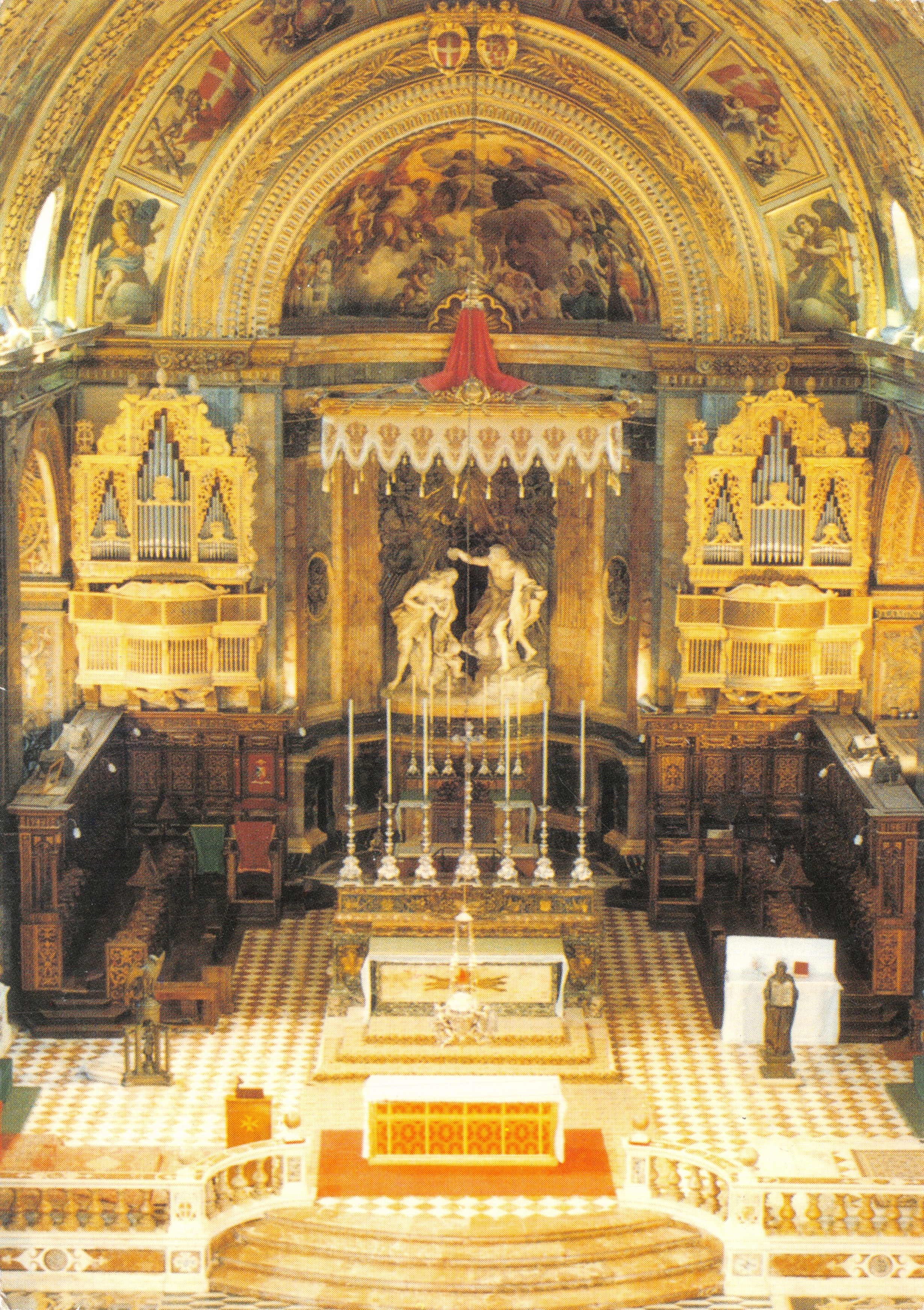 Chiesa di San Giovanni, Valletta — Il coro e l'altare maggiore — editore MJ Publications Ltd, n. MJ 091