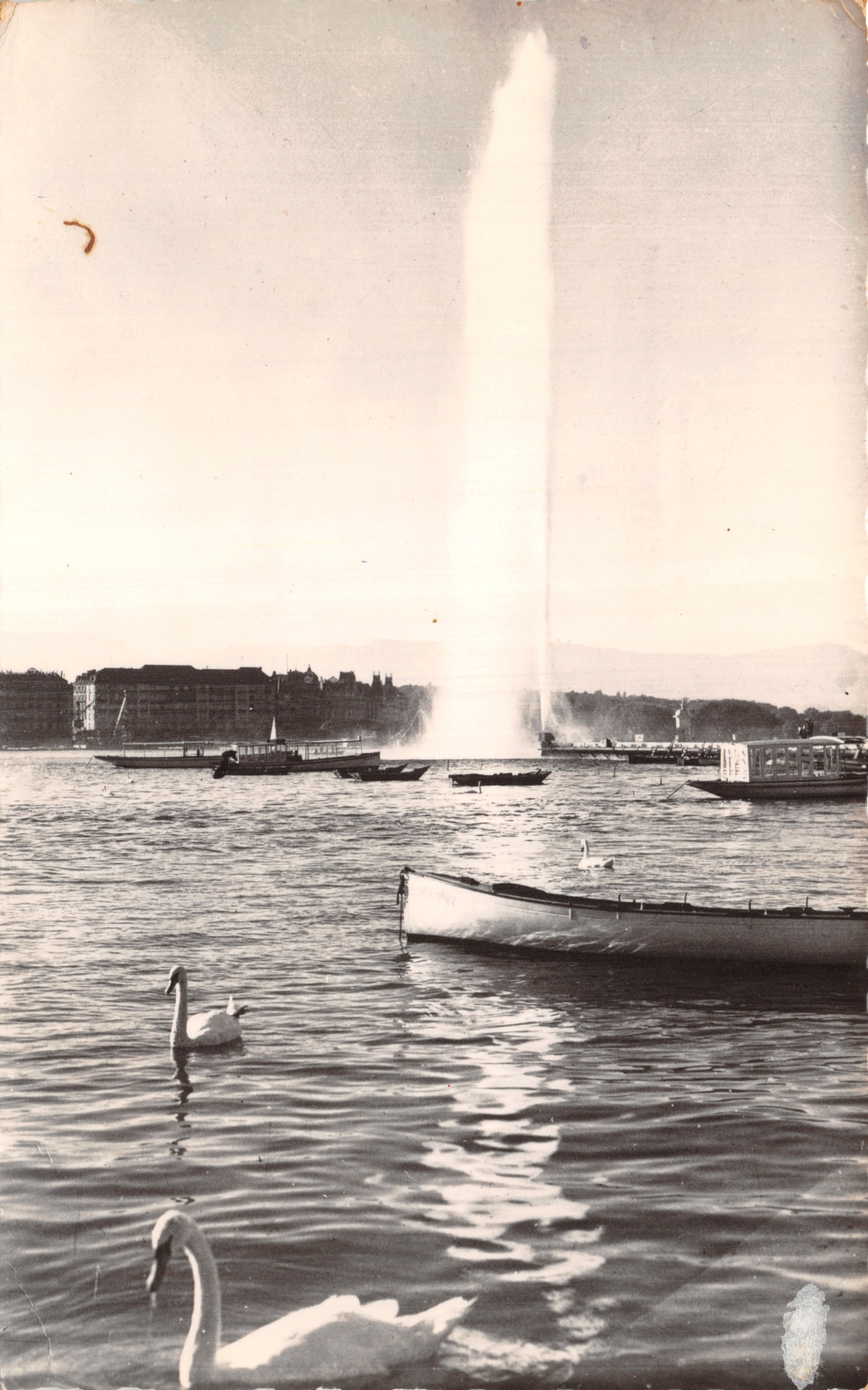 Genève — Le Jet d'Eau et la Rade — Édition Gil, Annecy