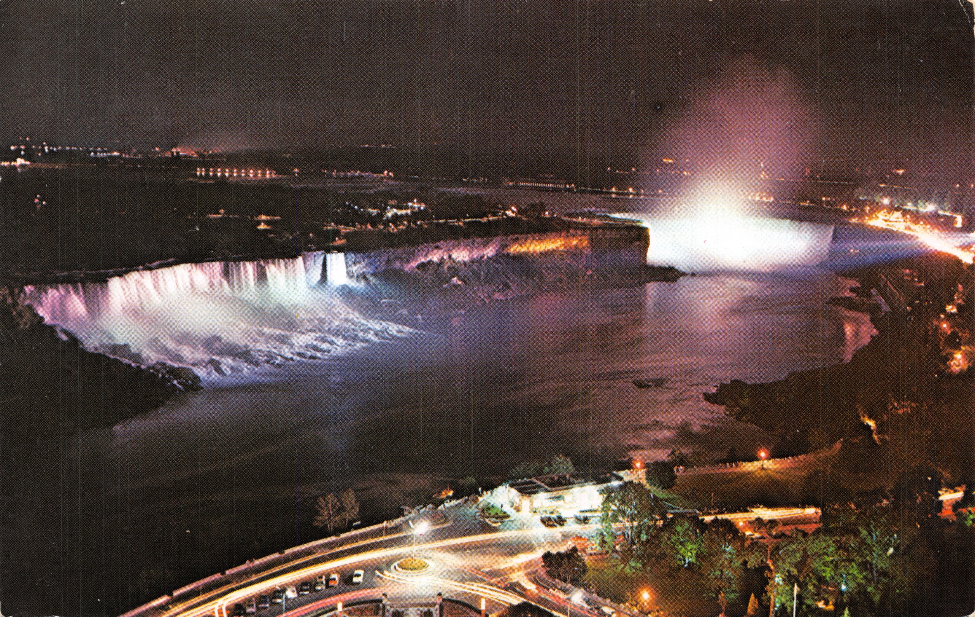 Niagara Falls — vue nocturne éclairée depuis le balcon d'observation de la tour Oneida — éditeur M. Spitaliny & Son, n° MS85