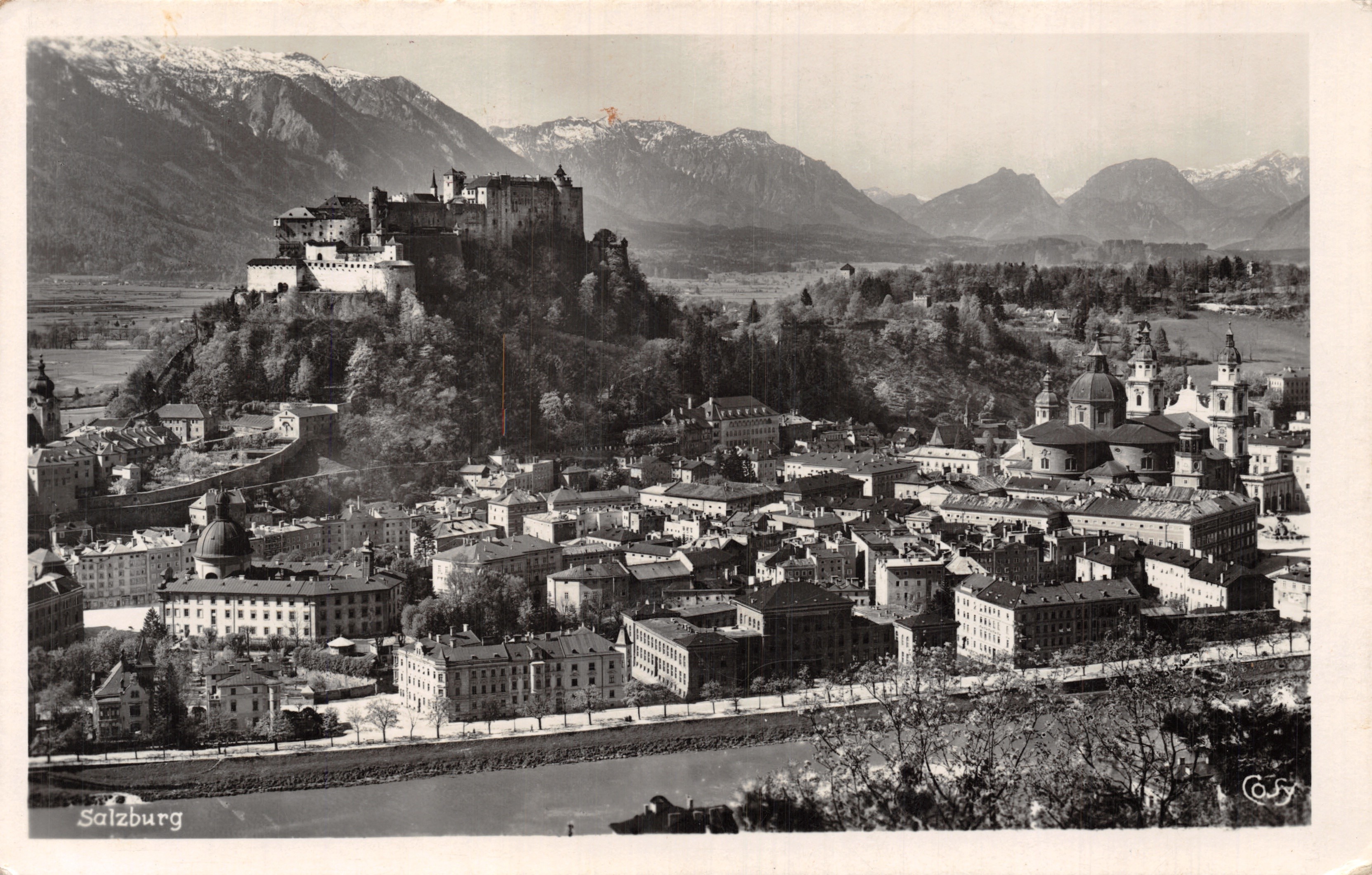 Salzburgo — vista panorámica con el castillo en la montaña, editor Cosy-Verlag Salzburg, n.º 65