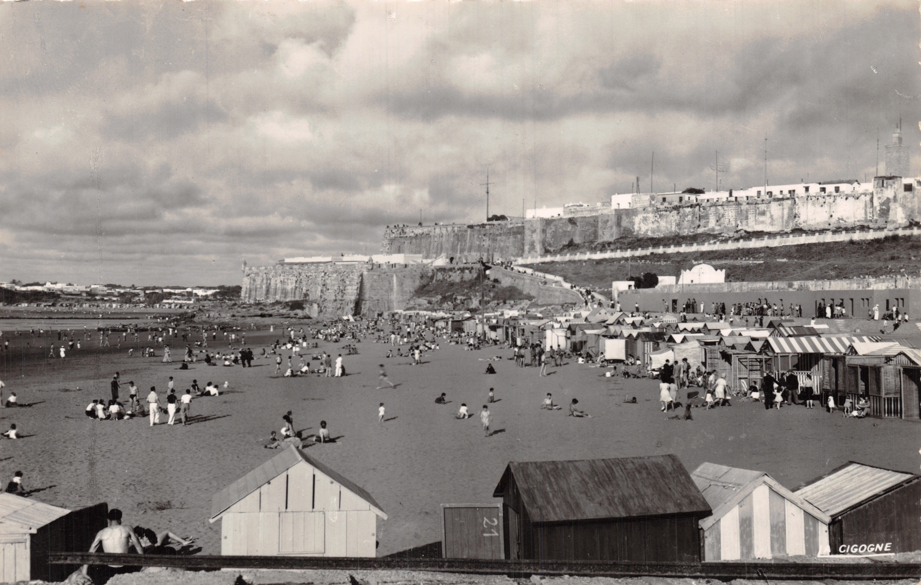 Spiaggia di Rabat — vista con fortificazioni — editore CIGOGNE, n. 21