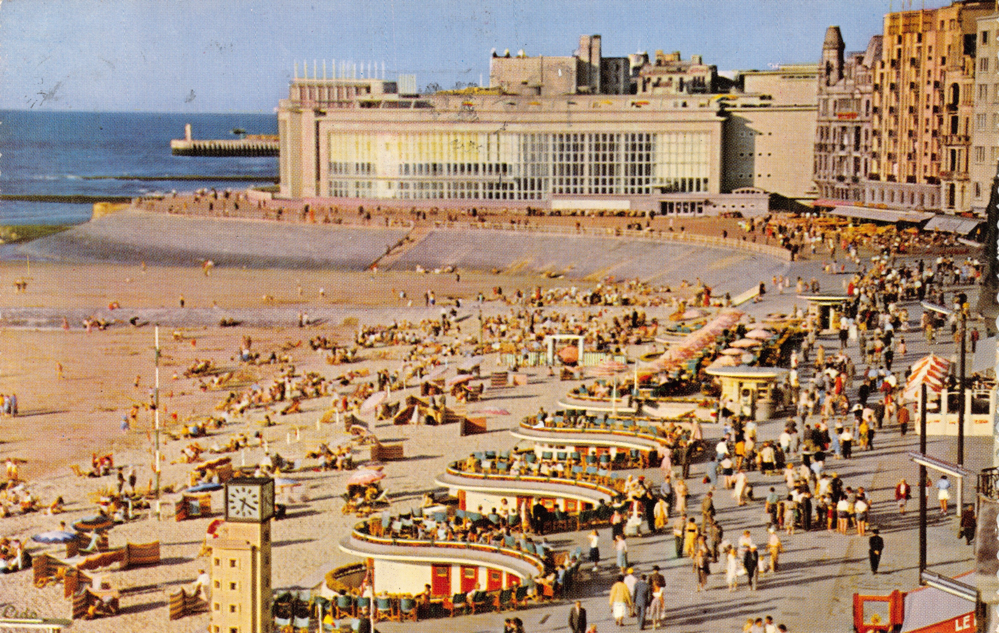 Oostende — Strand en boulevard — uitgever John Prevot, n°27