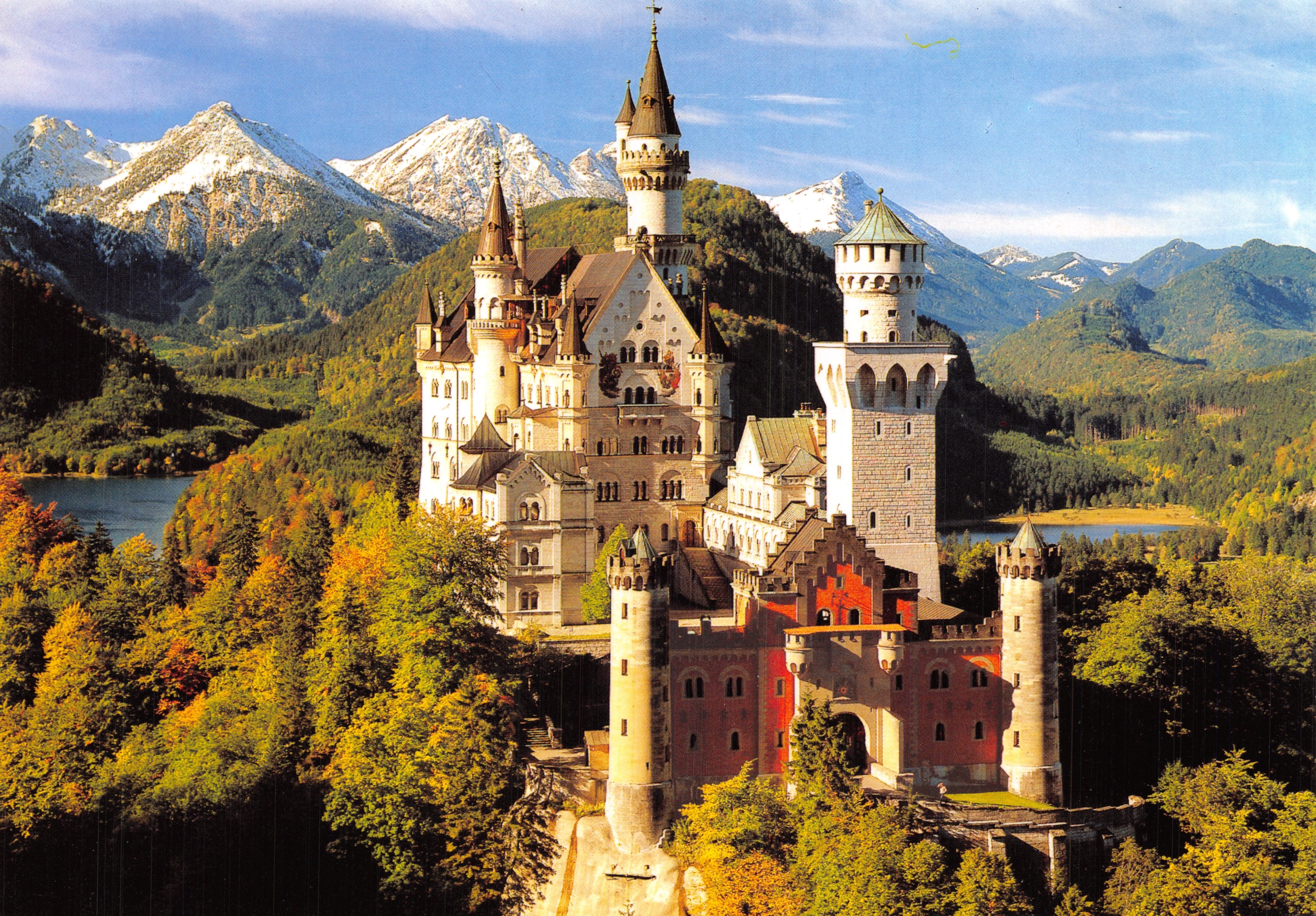 Schloss Neuschwanstein — Panoramablick mit schneebedeckten Bergen — Verlag Cornely-Verlag, Nr. 14.065