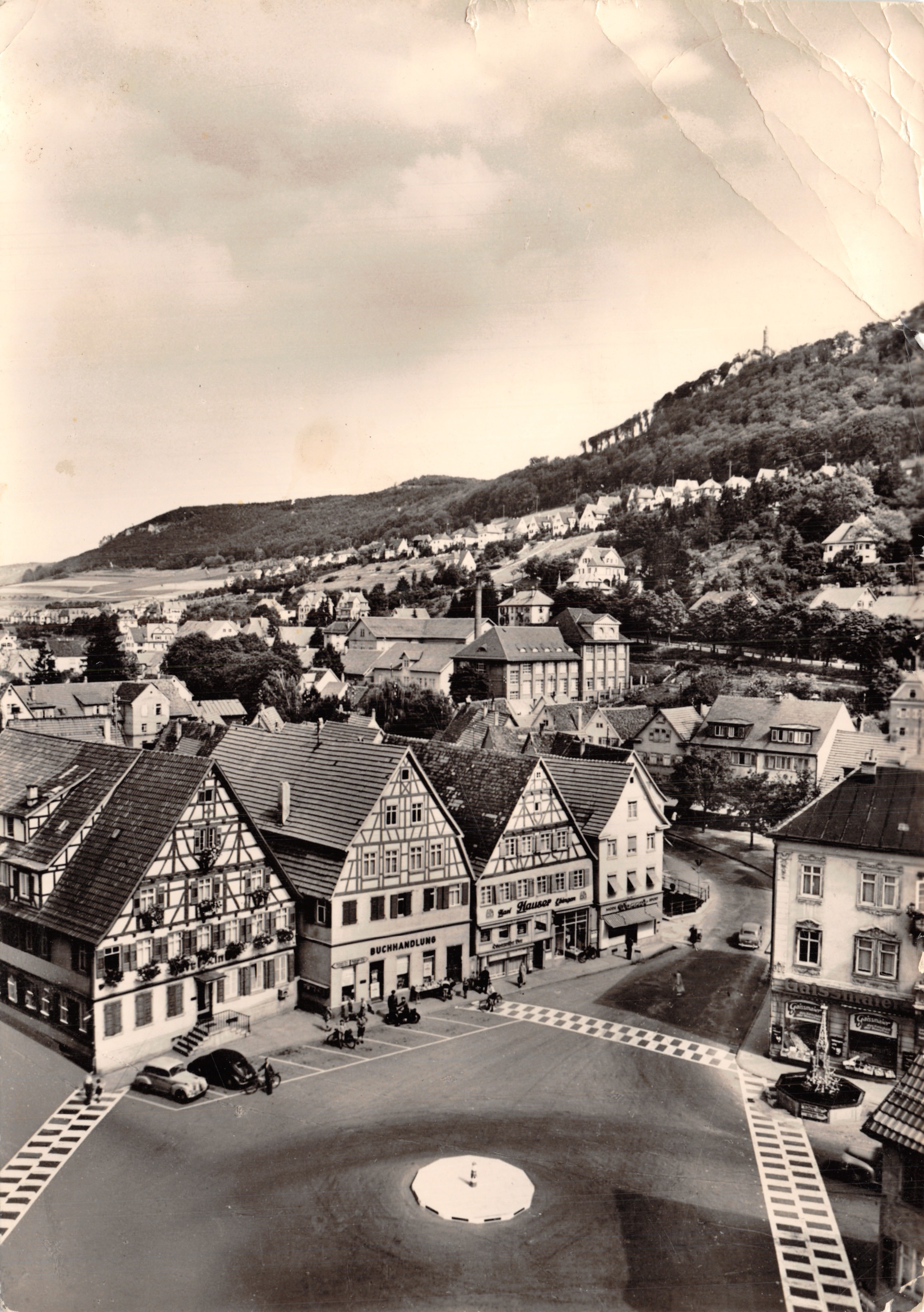 Ebingen — weergave van het centrale plein met de boekhandel en de Schlossberg — uitgever Metz Photokarten