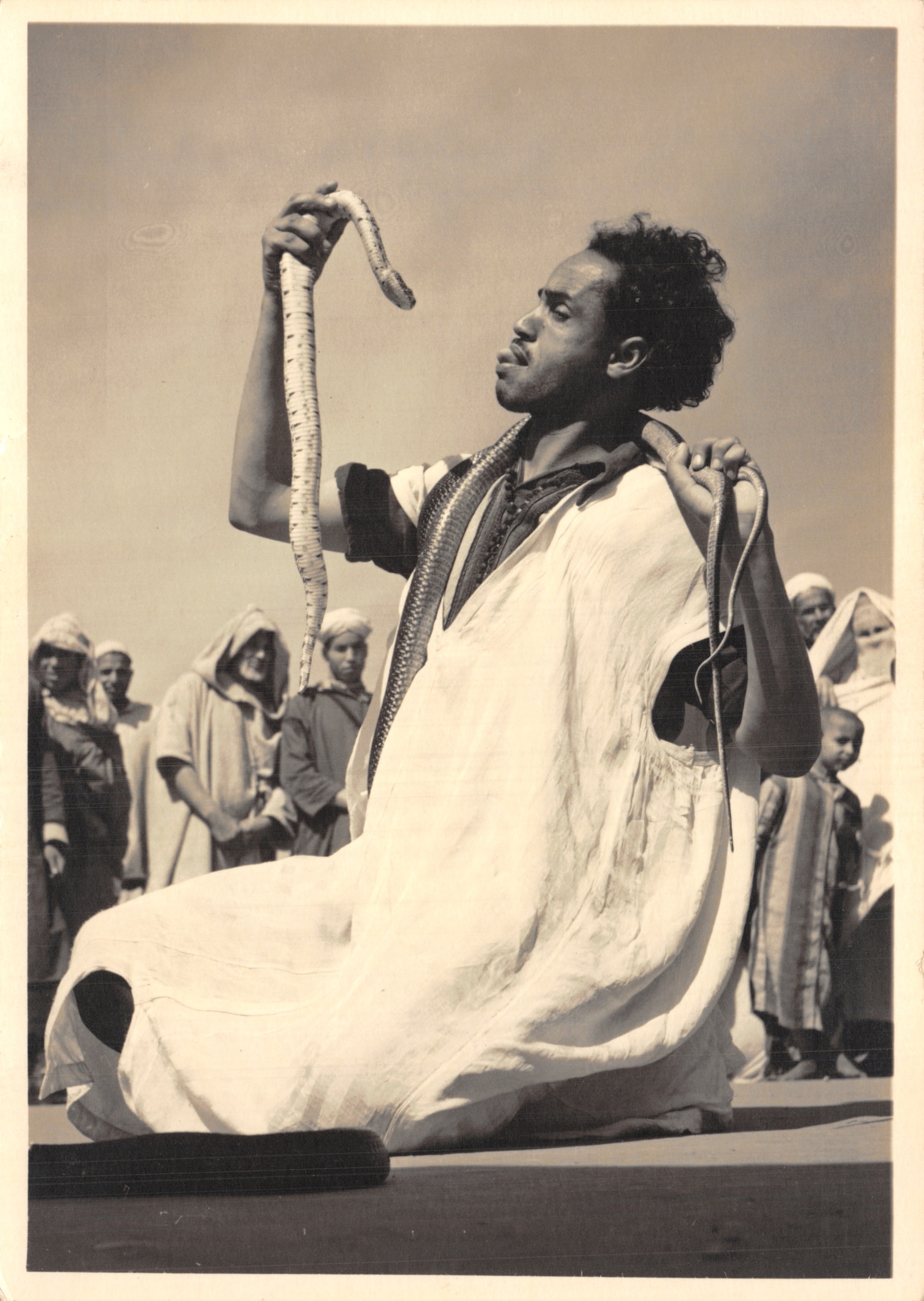 Slangenman — openluchtscène — Éditions Van-Vollenhoven, Rabat