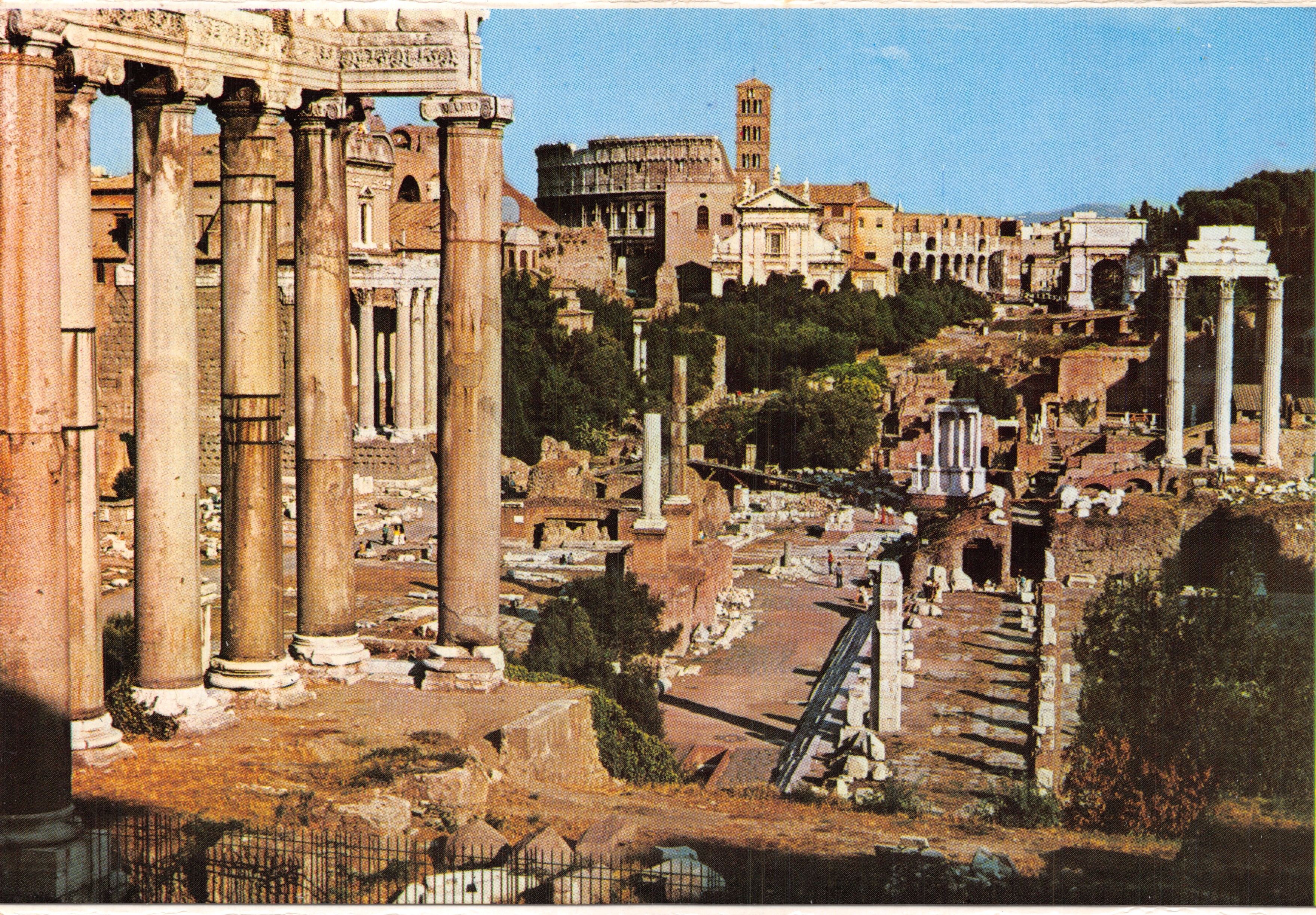Forum Romain — ruines et colonnades — éditeur non visible