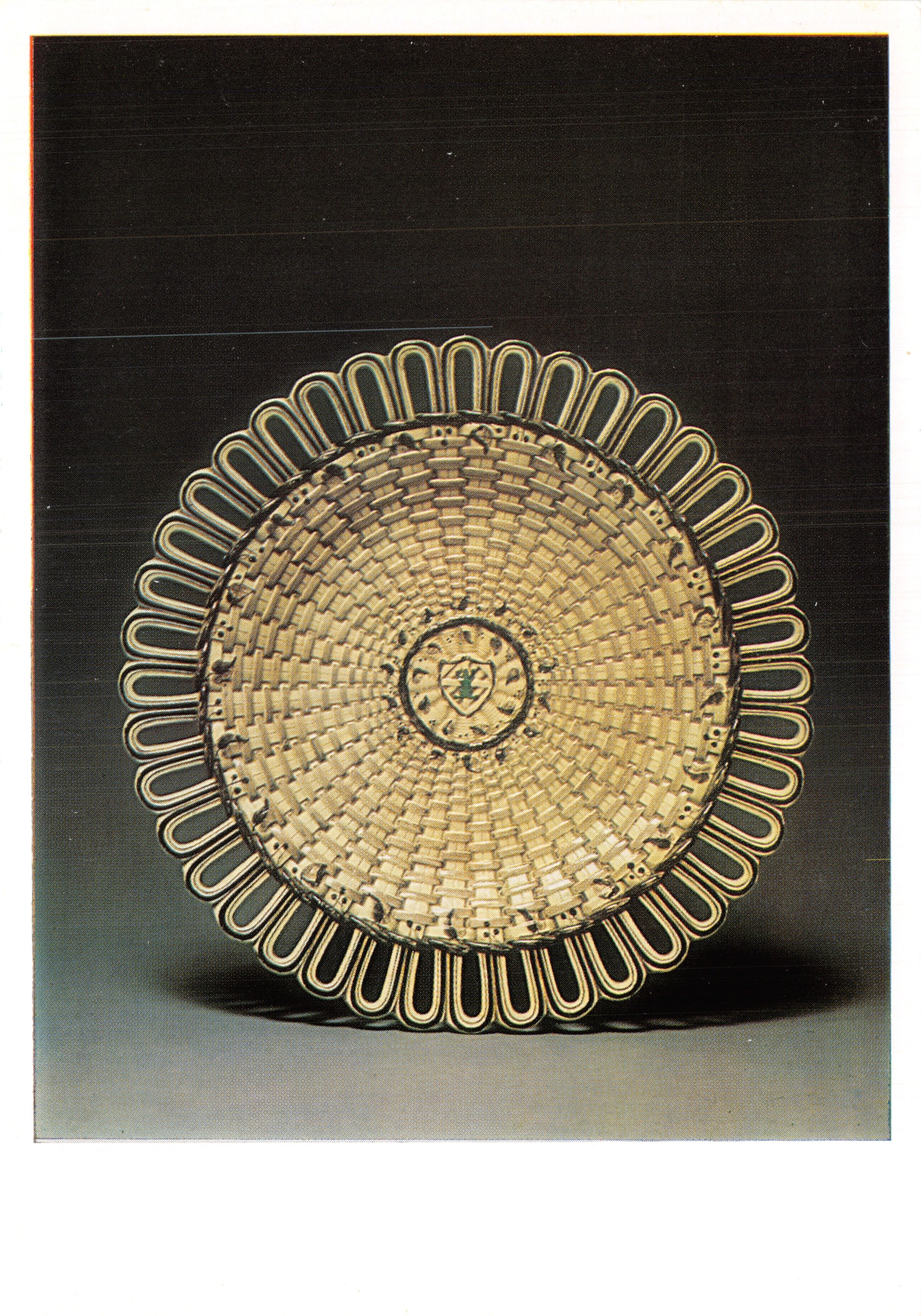 Service à la grenouille verte — assiette circulaire en porcelaine — éditeur Aurora Art Publishers, Léningrad, 1984