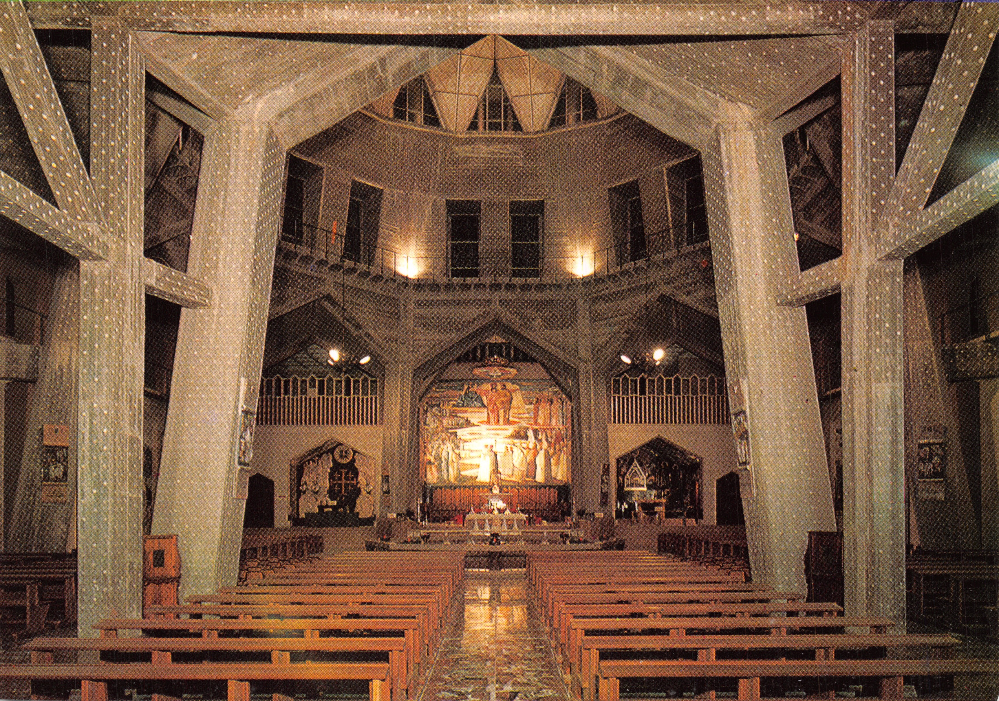 Interior de la Basílica de la Anunciación en Nazaret — editor 'PALPHOT', n.º 9227