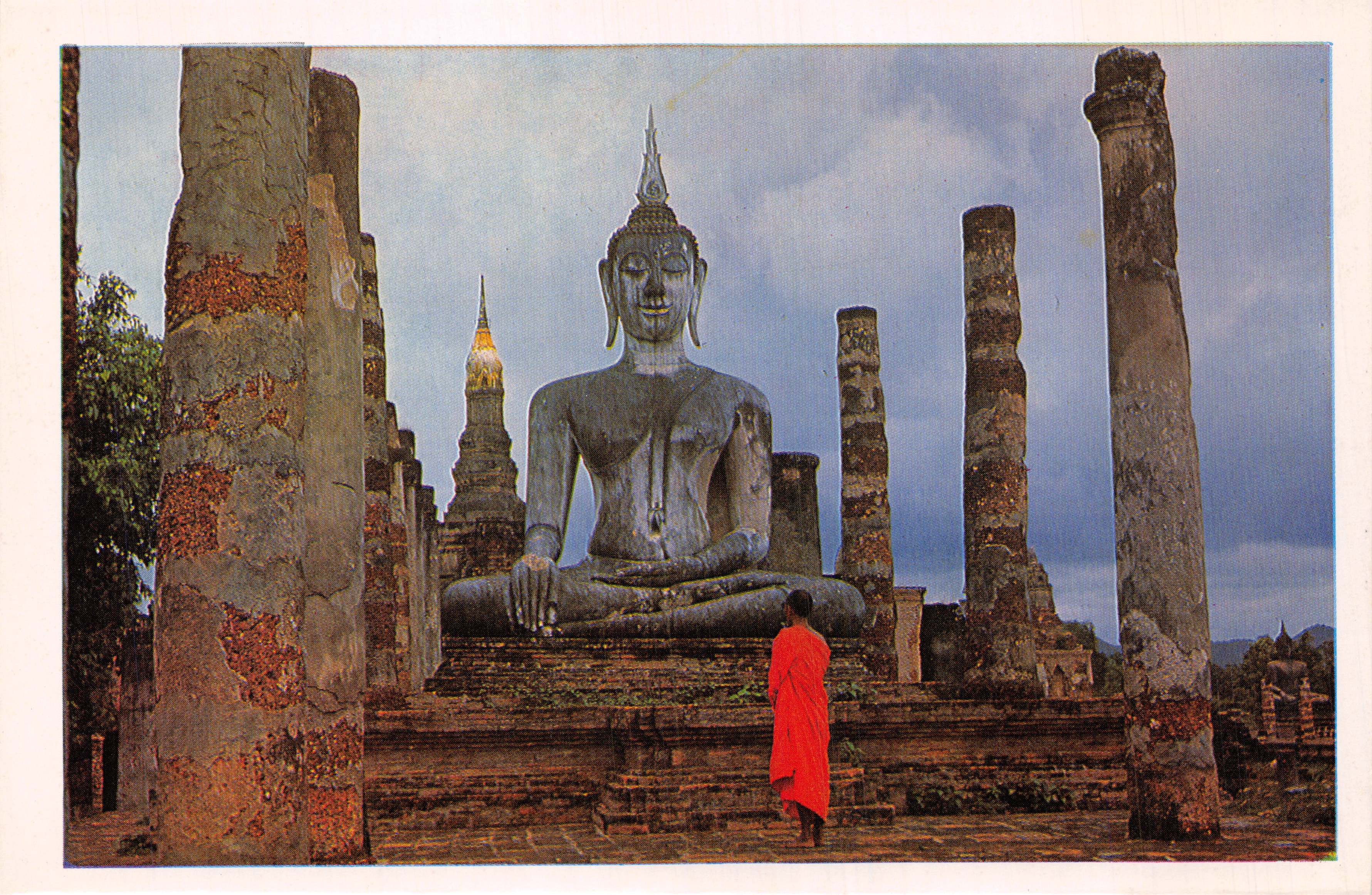 Statua del Buddha al Wat Mahathak — Sukothai, Nord della Thailandia — editore THAI SILPA, n. 299