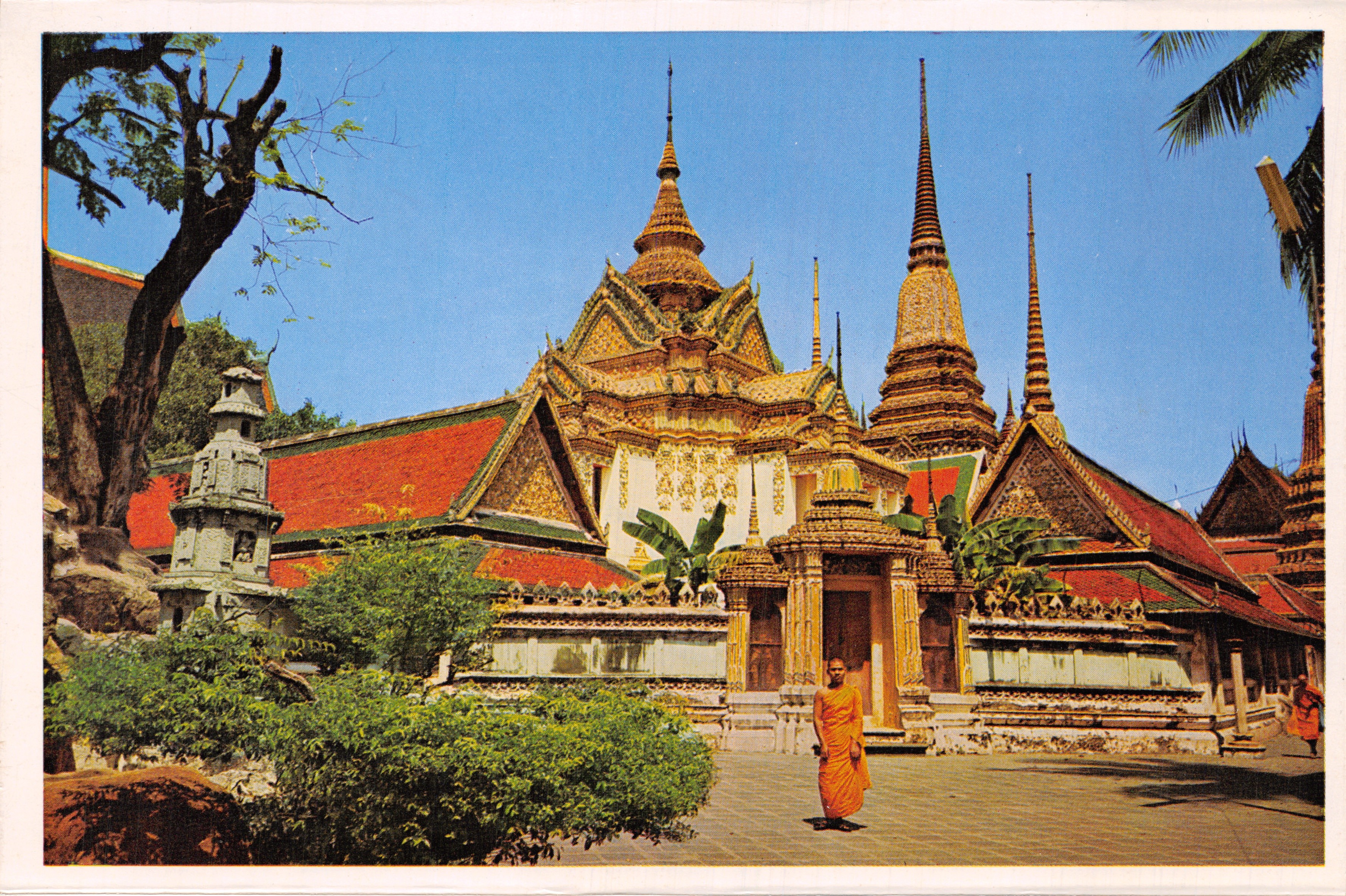 Wat Phra Jetuphonvimongklaram (Wat Po) — temple à Bangkok — éditeur THAI SILPA, n° 692