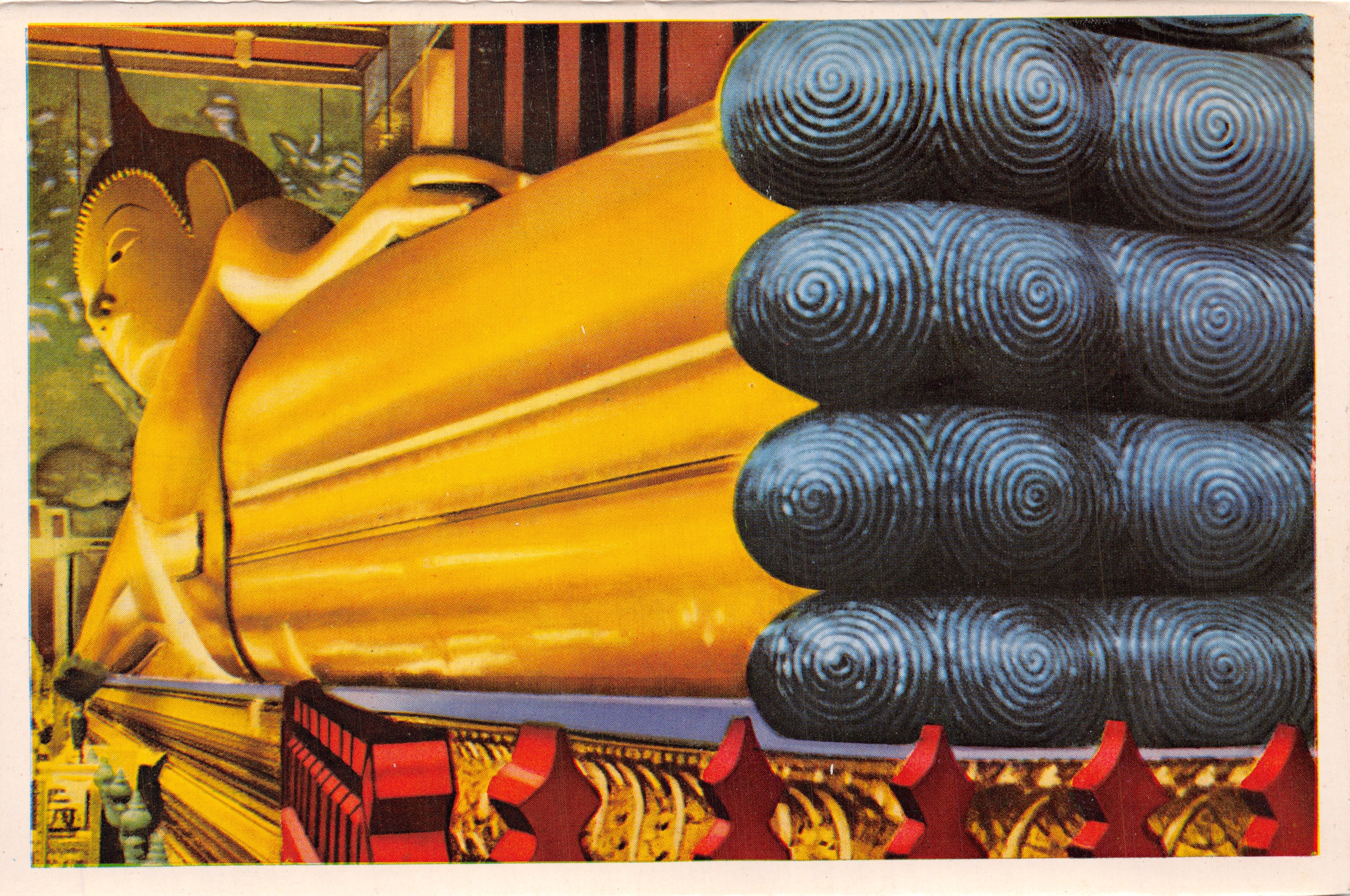 Reclining Buddha at Wat Phra Jetuphon — illustration de la statue dorée et de ses mains ornées de motifs en spirale — éditeur THAI SILPA, n° 586