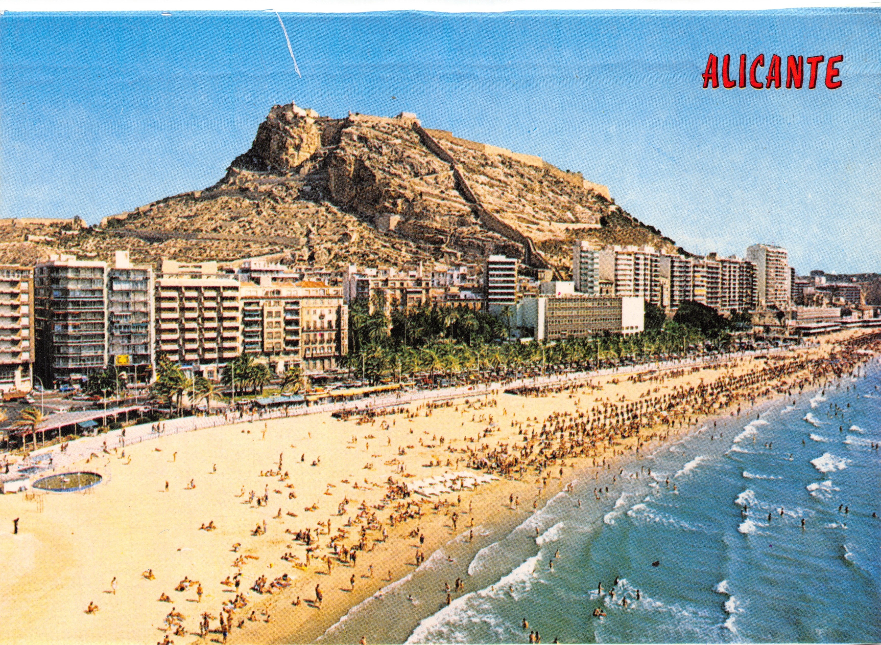 Alicante — vue de la plage et du mont Benacantil — éditeur Comercial PAPISA