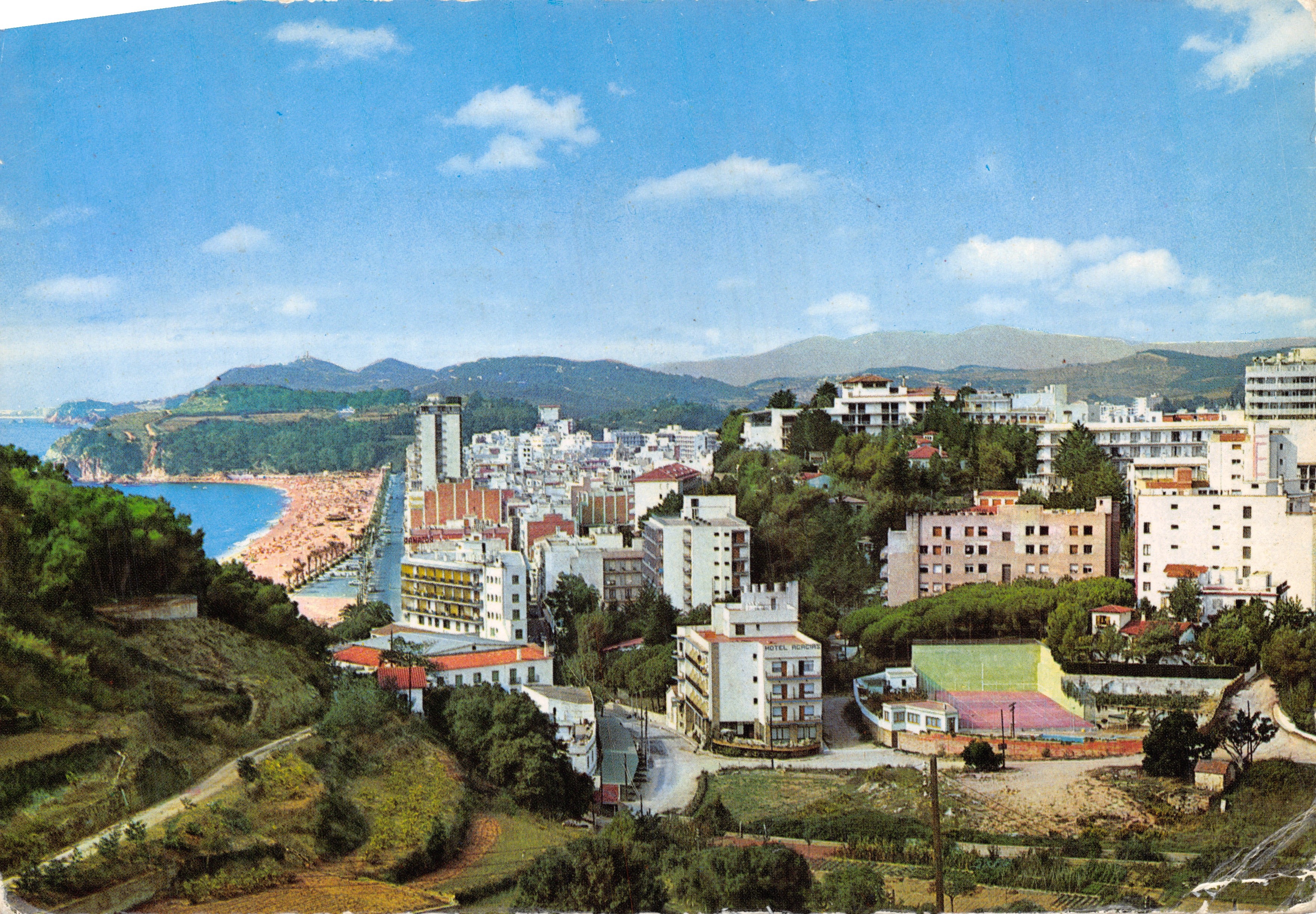 Lloret de Mar (Costa Brava) — vue générale avec plage et hôtels — éditeur E.F.A. - Lloret de Mar - AP. CORREOS