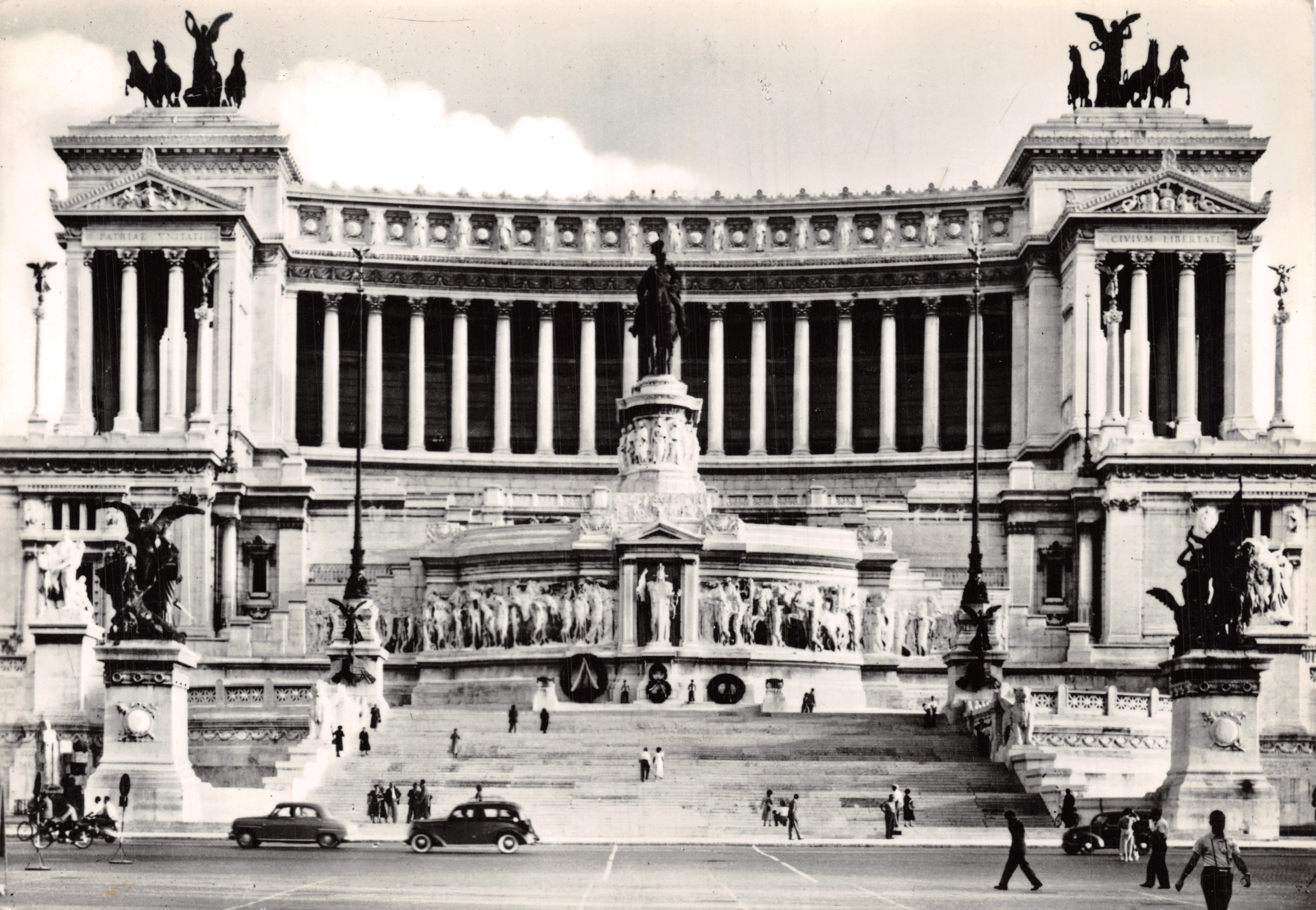 Altare della Patria — monumento nazionale a Roma — editore VERA FOTOGRAFIA, n. 351