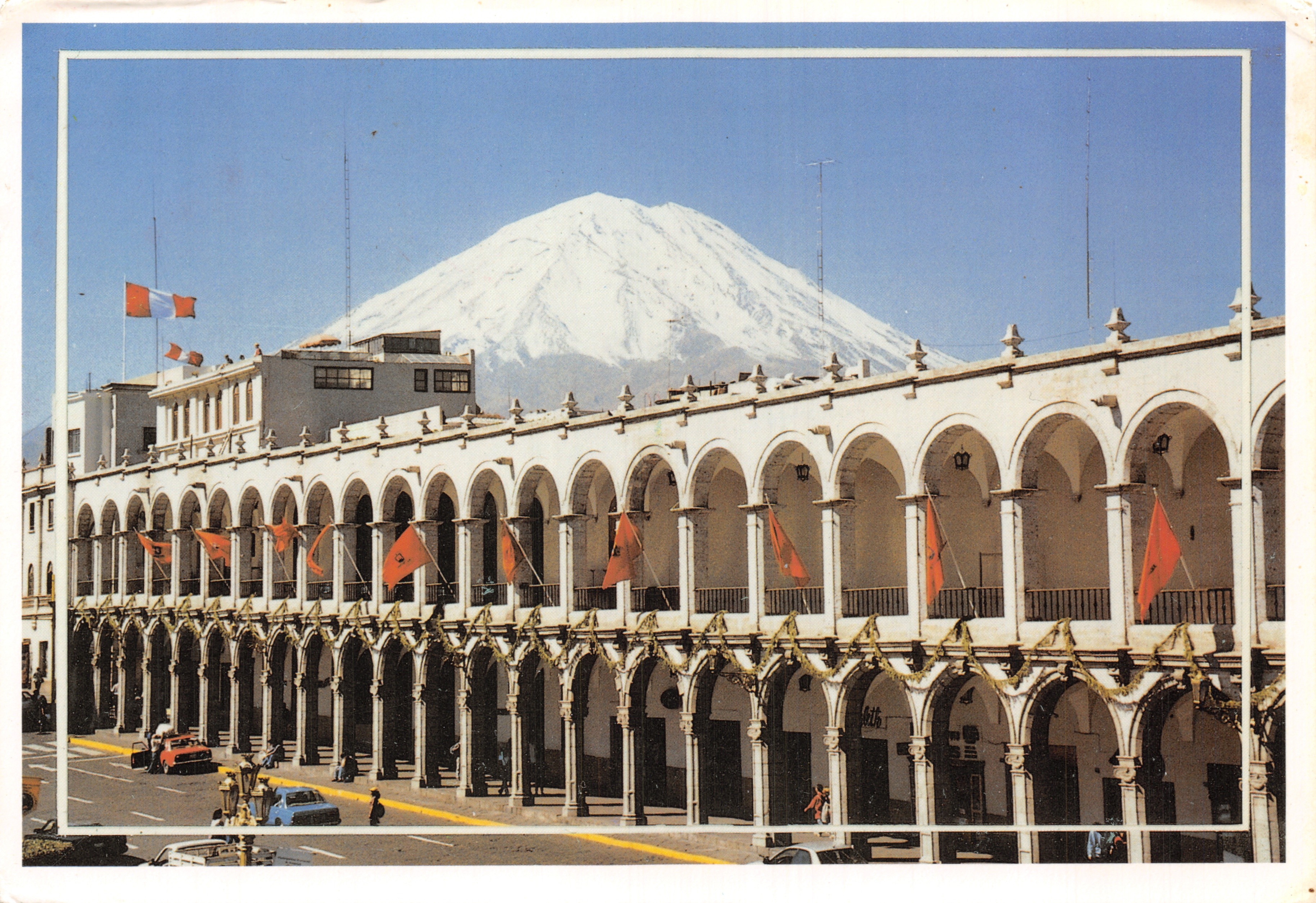Площадь Армас — Ареquipa — издатель FATTO PERU, № A-213
