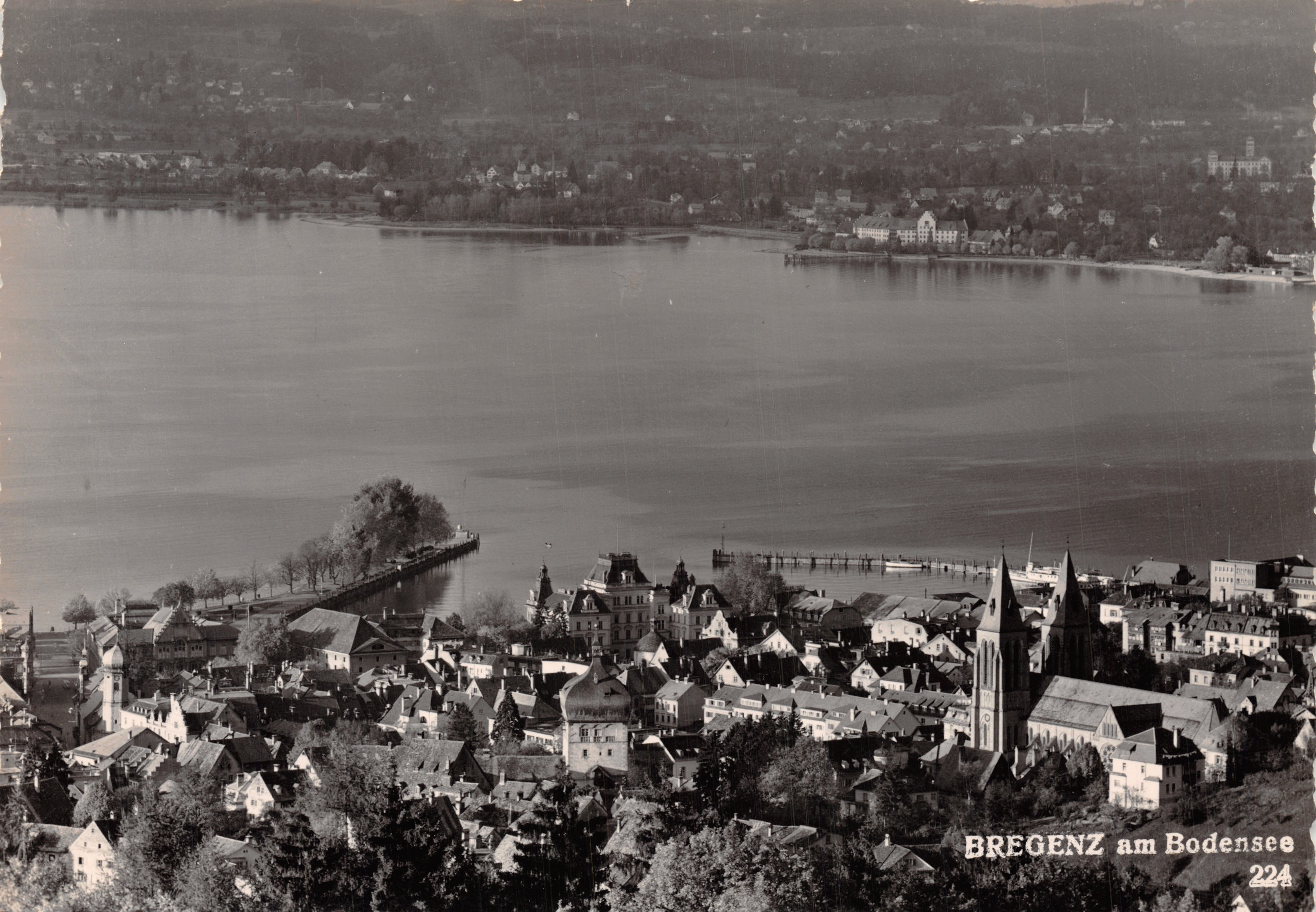 Bregenz sul Lago di Costanza — vista aerea del lago e del centro città — editore Photo Branz, Lustenau, n. 224
