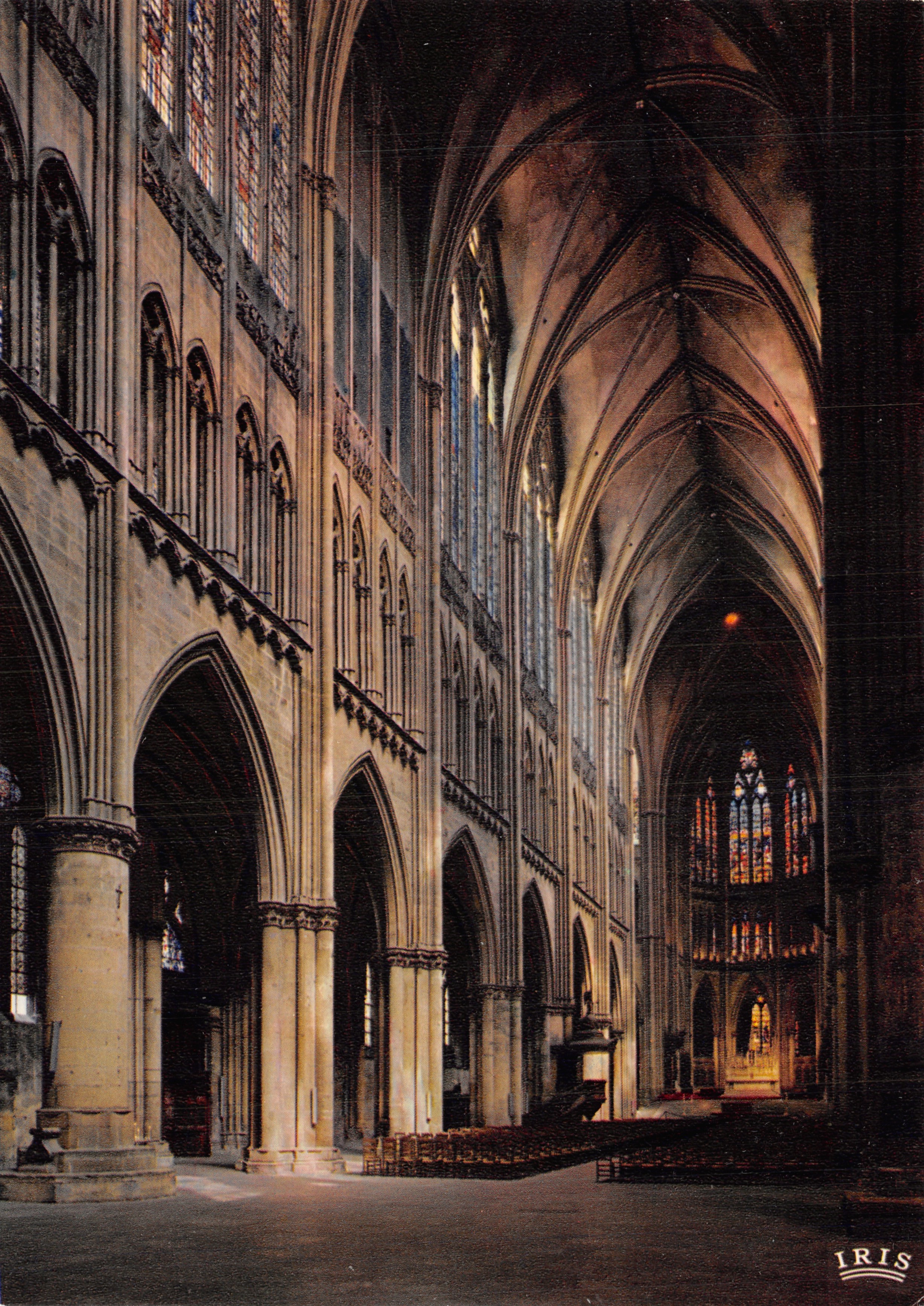 Kathedraal Saint-Étienne — Nef — Uitgave van de Kathedraalwerkgroep van Metz, nummer 57.463.264
