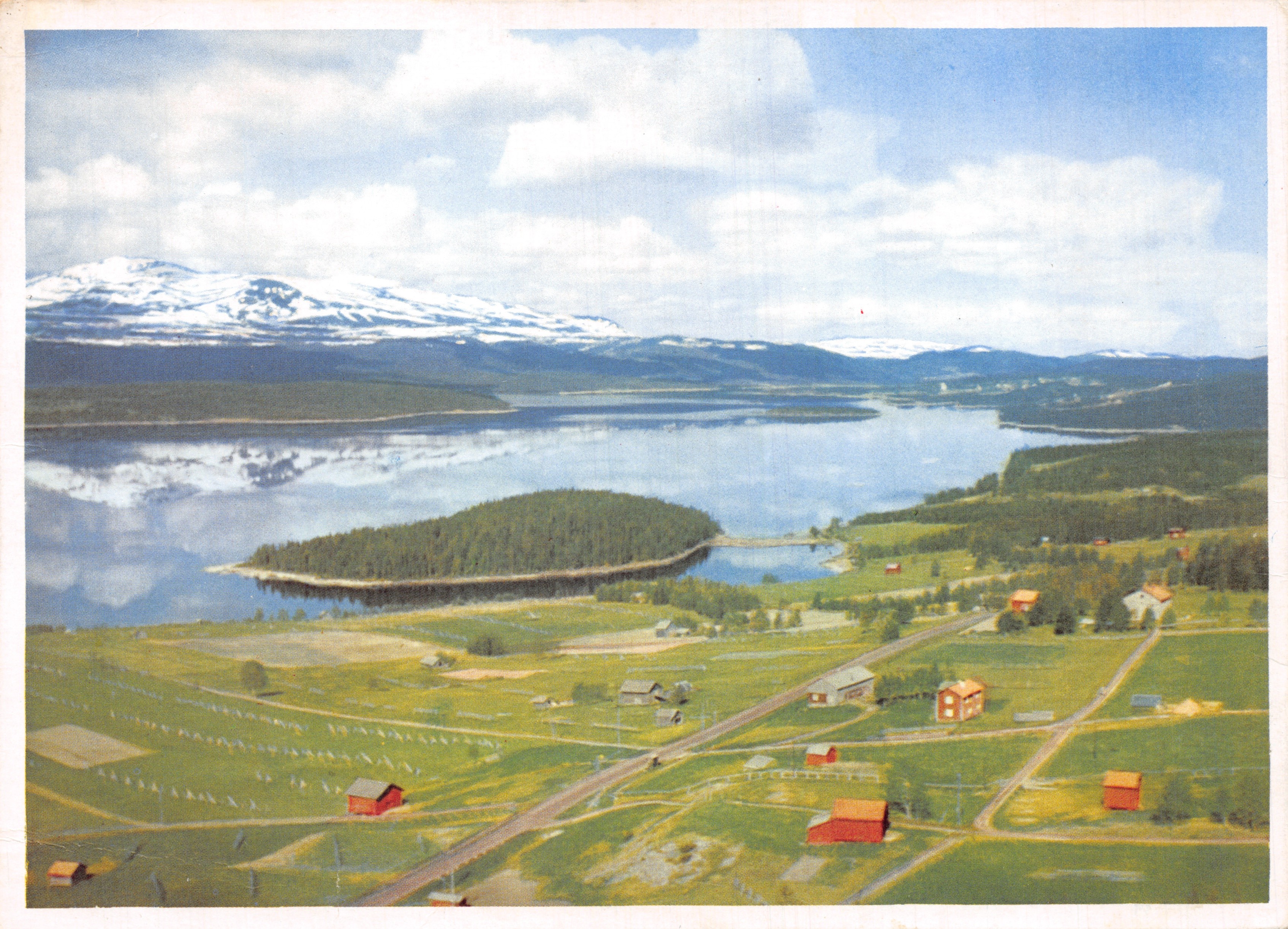 Kallsjön tussen Krokskholmen en Åreskutan — luchtfoto — Ultra Foto, gedrukt in Zweden