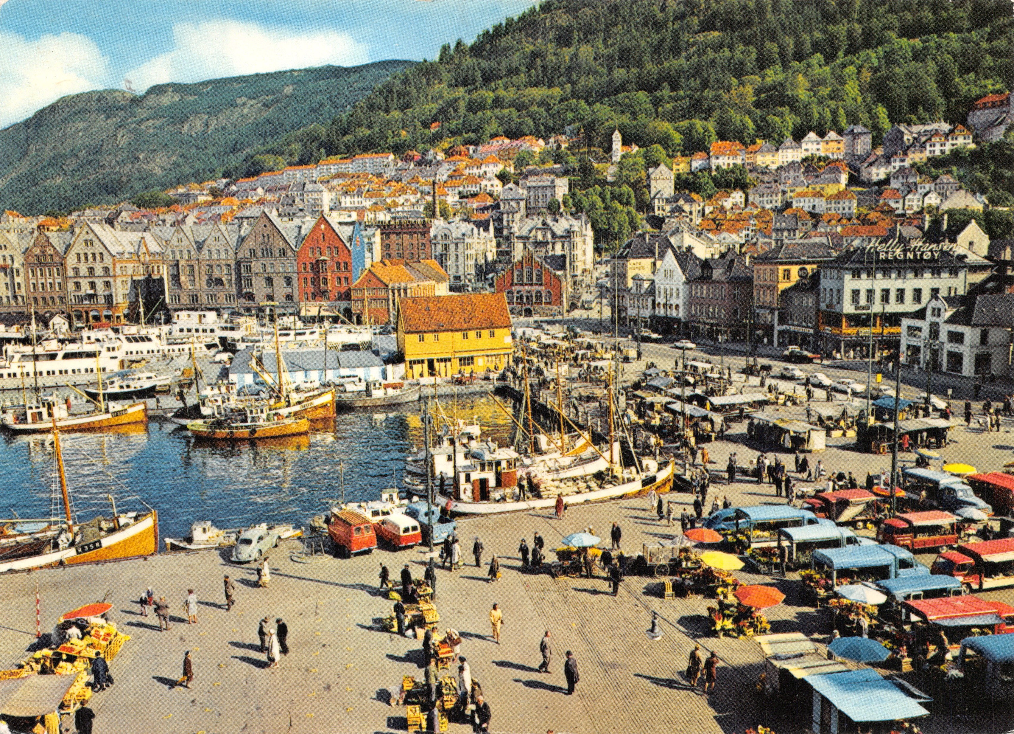 Bergen — vue du marché des fleurs et du poisson — Helly Hansen REGNTOY