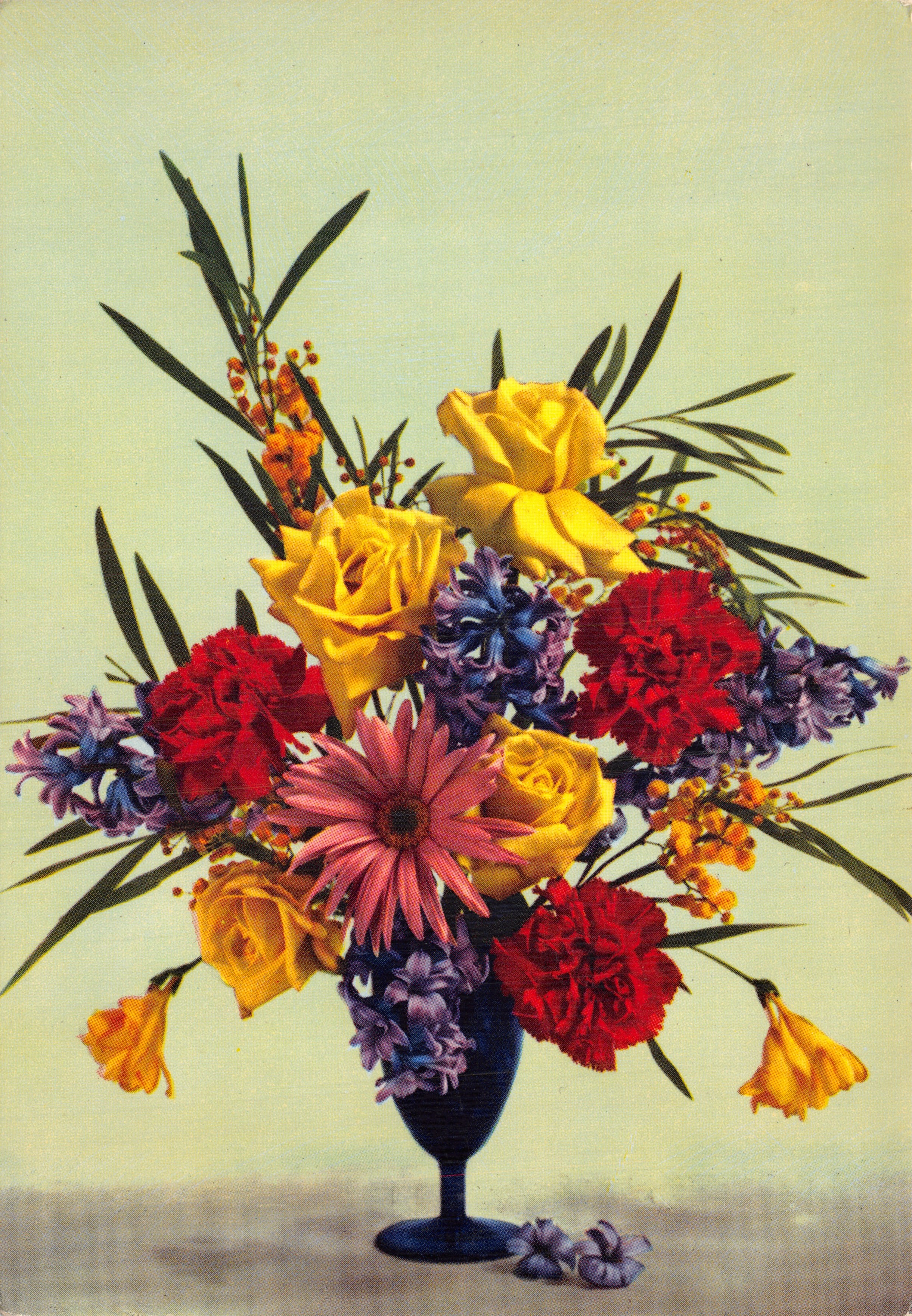 Bouquet van gekleurde bloemen — bloemcompositie met gele rozen, rode peonies en gerbera — uitgever ICEA, n° 154/4