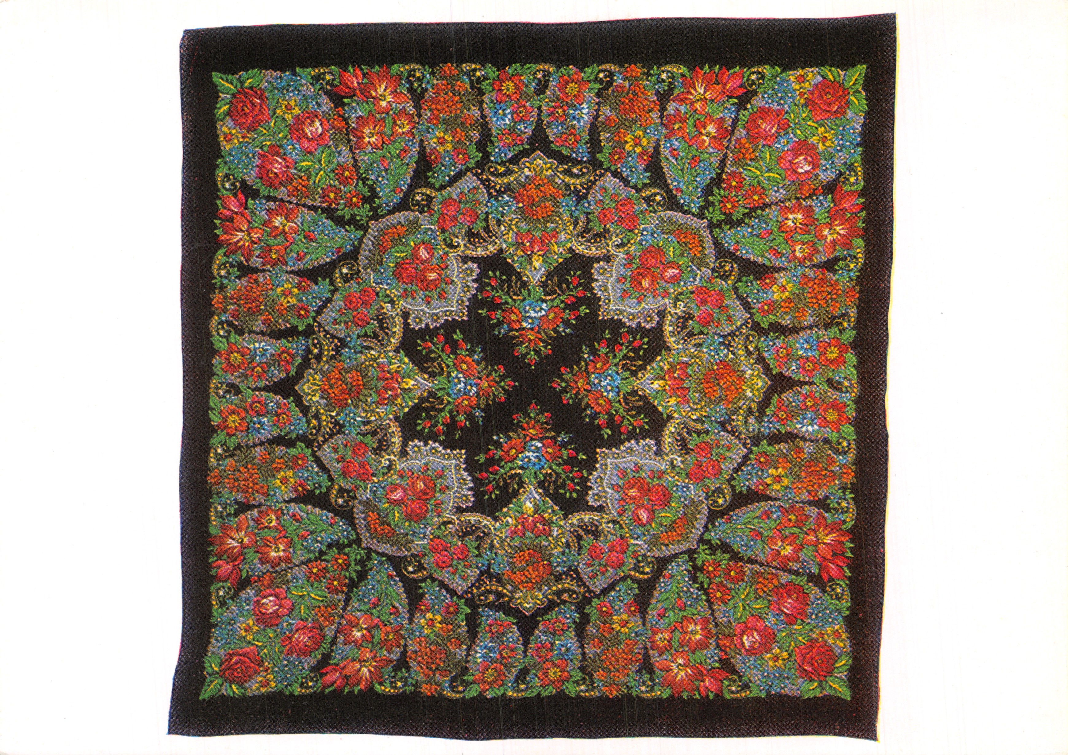 Écharpe à motifs floraux — Pavlovsky Posad, région de Moscou — Éditeur Aurora Art Publishers, Leningrad