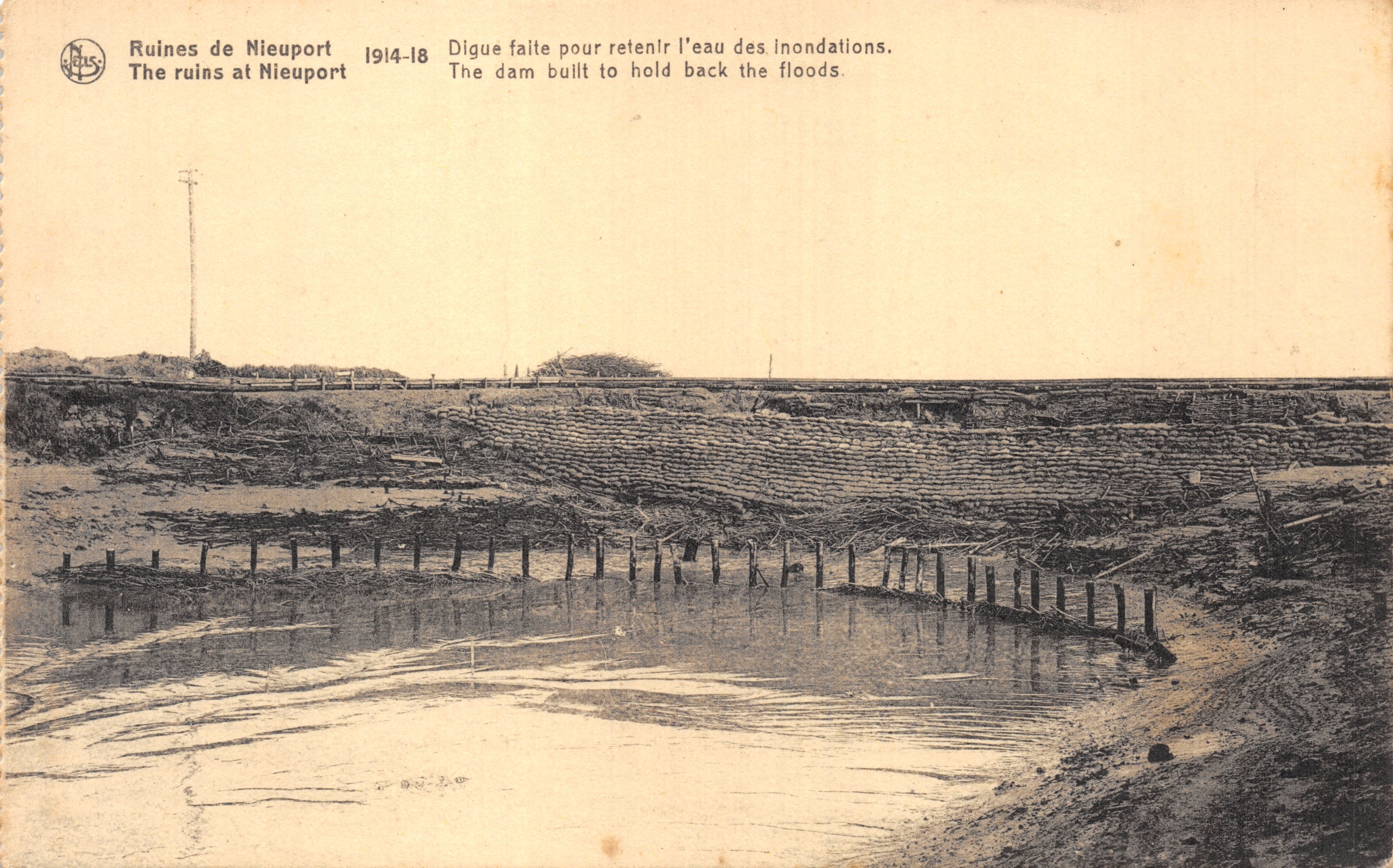 Ruinas de Nieuport — dique de madera construido para contener las aguas de inundación — editor NELS