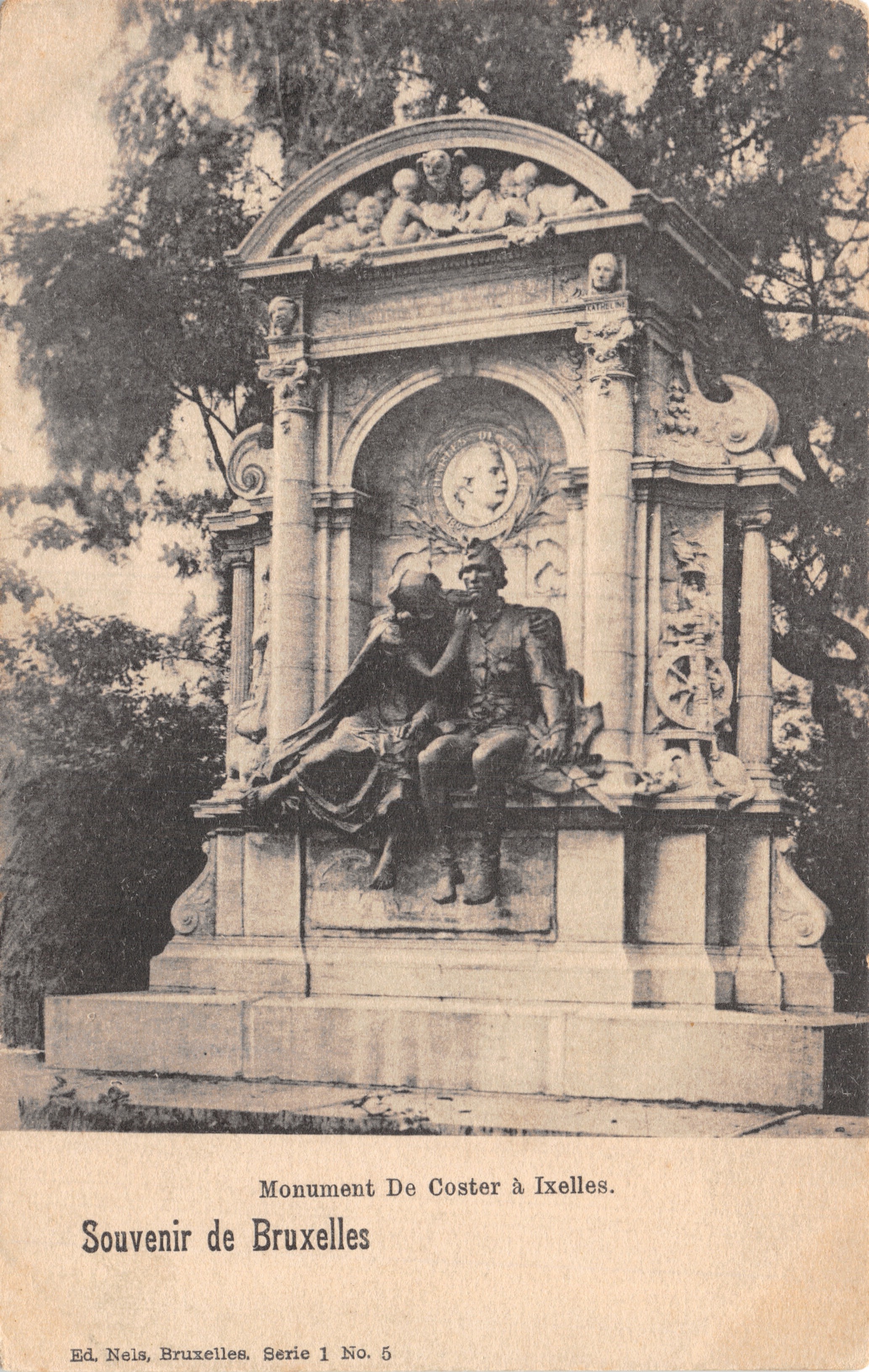 Monument De Coster à Ixelles — statue d'un homme et d'une femme assis, avec bas-reliefs et sculptures d'enfants — Ed. Nels, Bruxelles, Série 1 No. 5