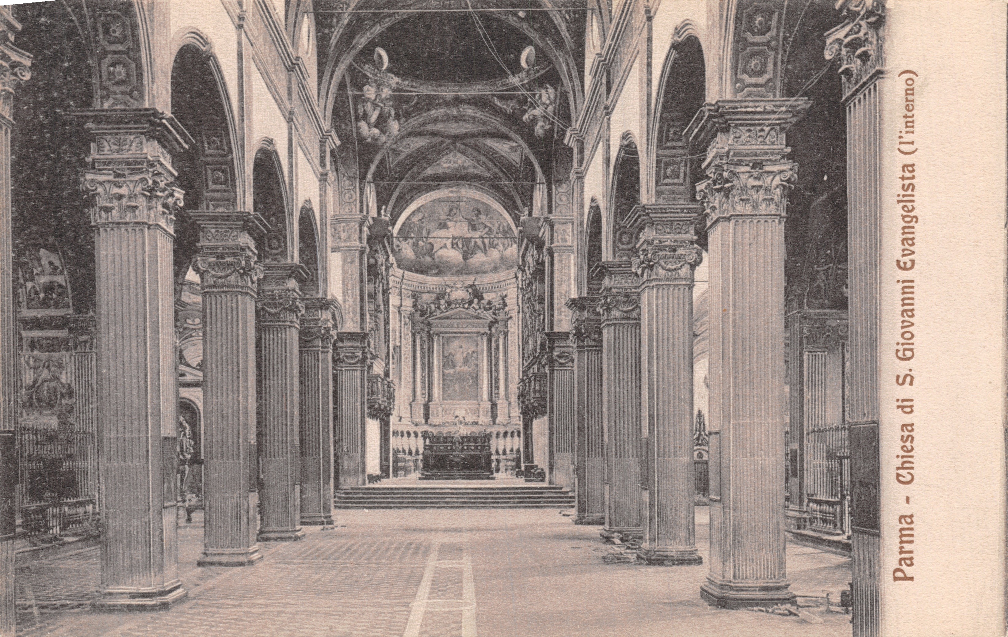 Innenansicht der Kirche S. Giovanni Evangelista in Parma — Blick auf den Chor und die Säulen — Verlag Ed. F.lli Bocchialini, n° 7616