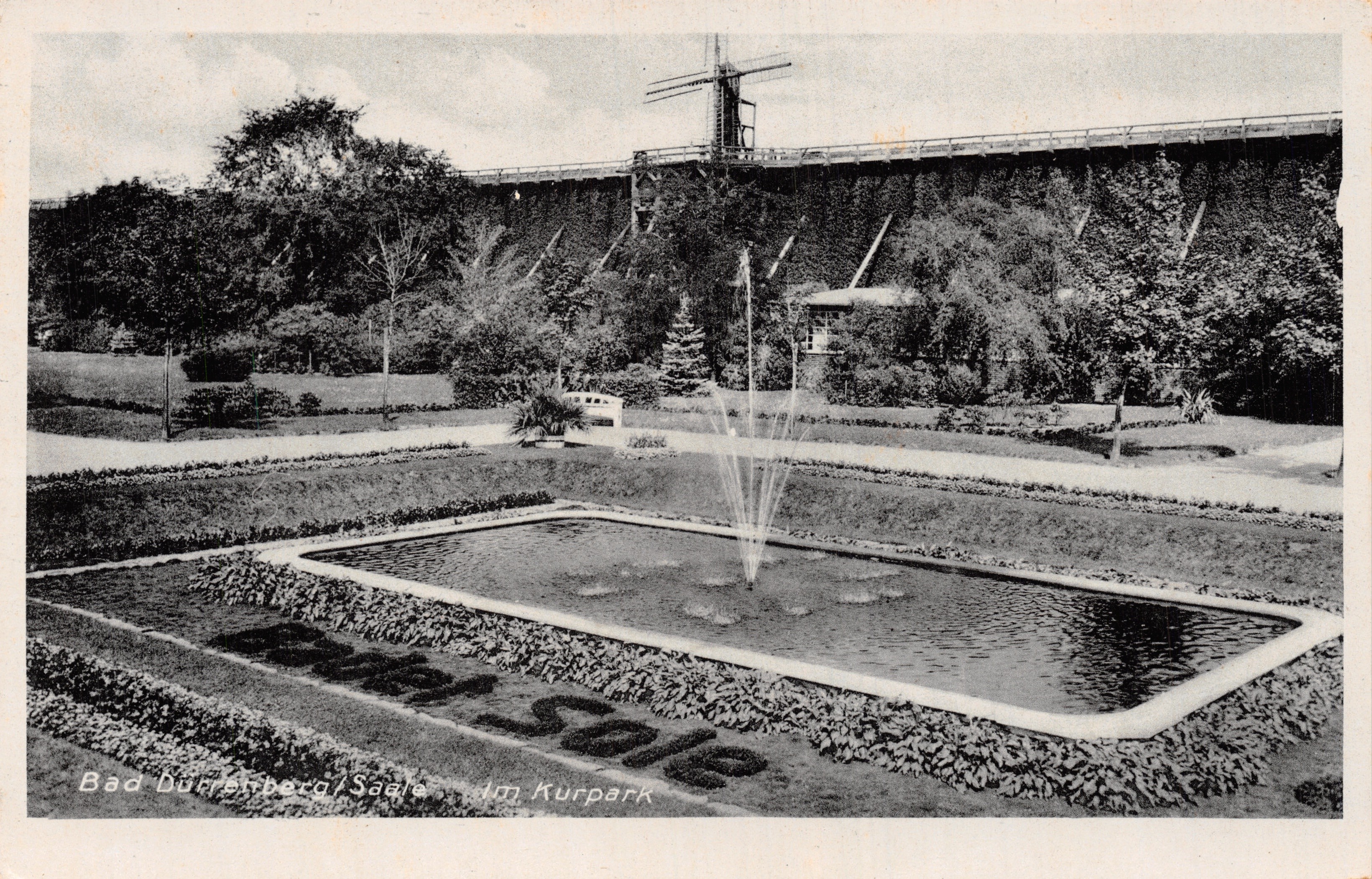 Bad Dürrenberg/Saale — vue du parc thermal avec fontaine et écluse — éditeur Verlag Foto-Berg, Leipzig