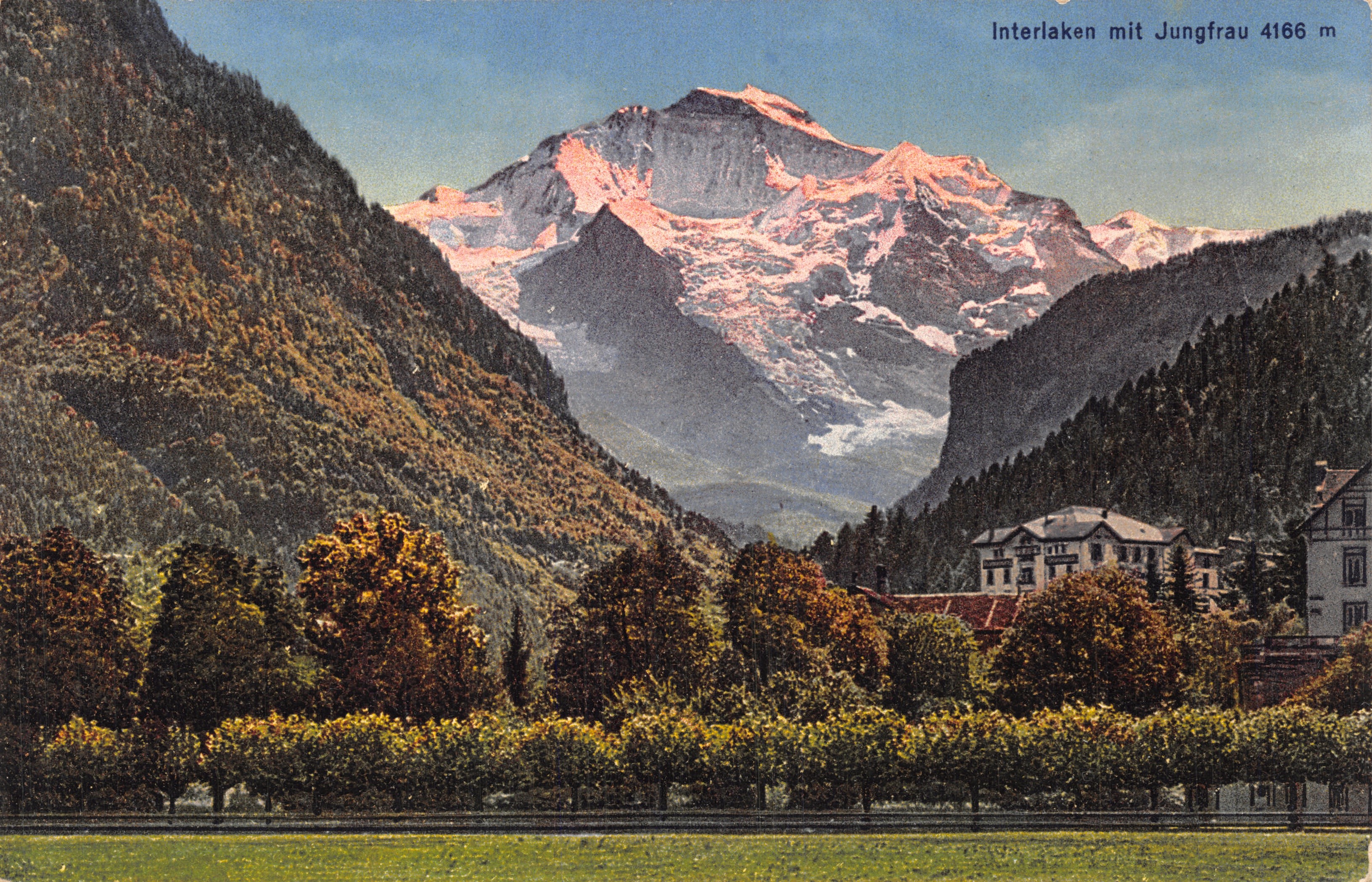 Interlaken con Jungfrau 4166 m — vista panoramica con montagna innevata e edifici in primo piano — editore E. Goetz, Kunstanstalt, Luzern 5660