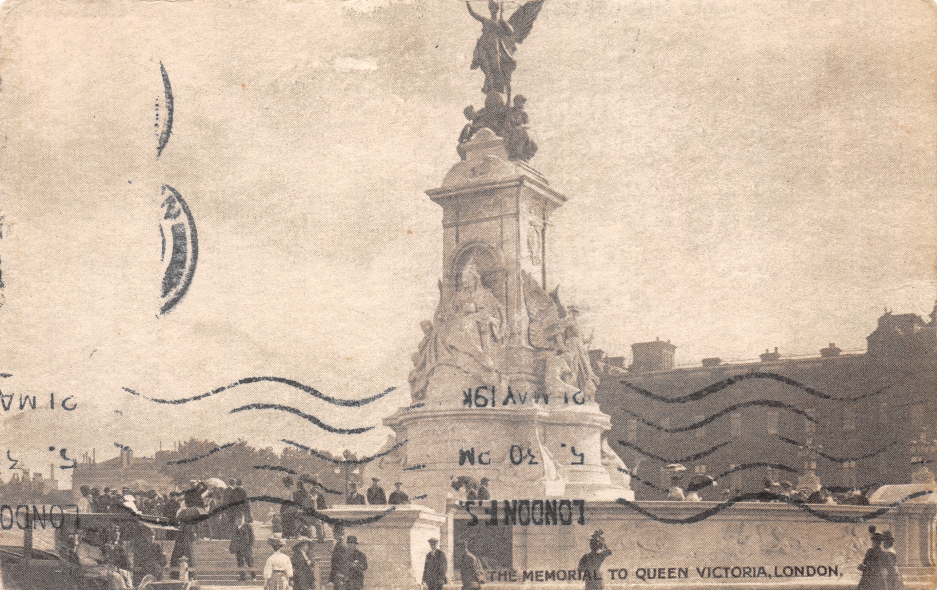 Đài tưởng niệm Nữ hoàng Victoria — công trình trung tâm tại London — Nhà xuất bản Anglo-American Series No 5538