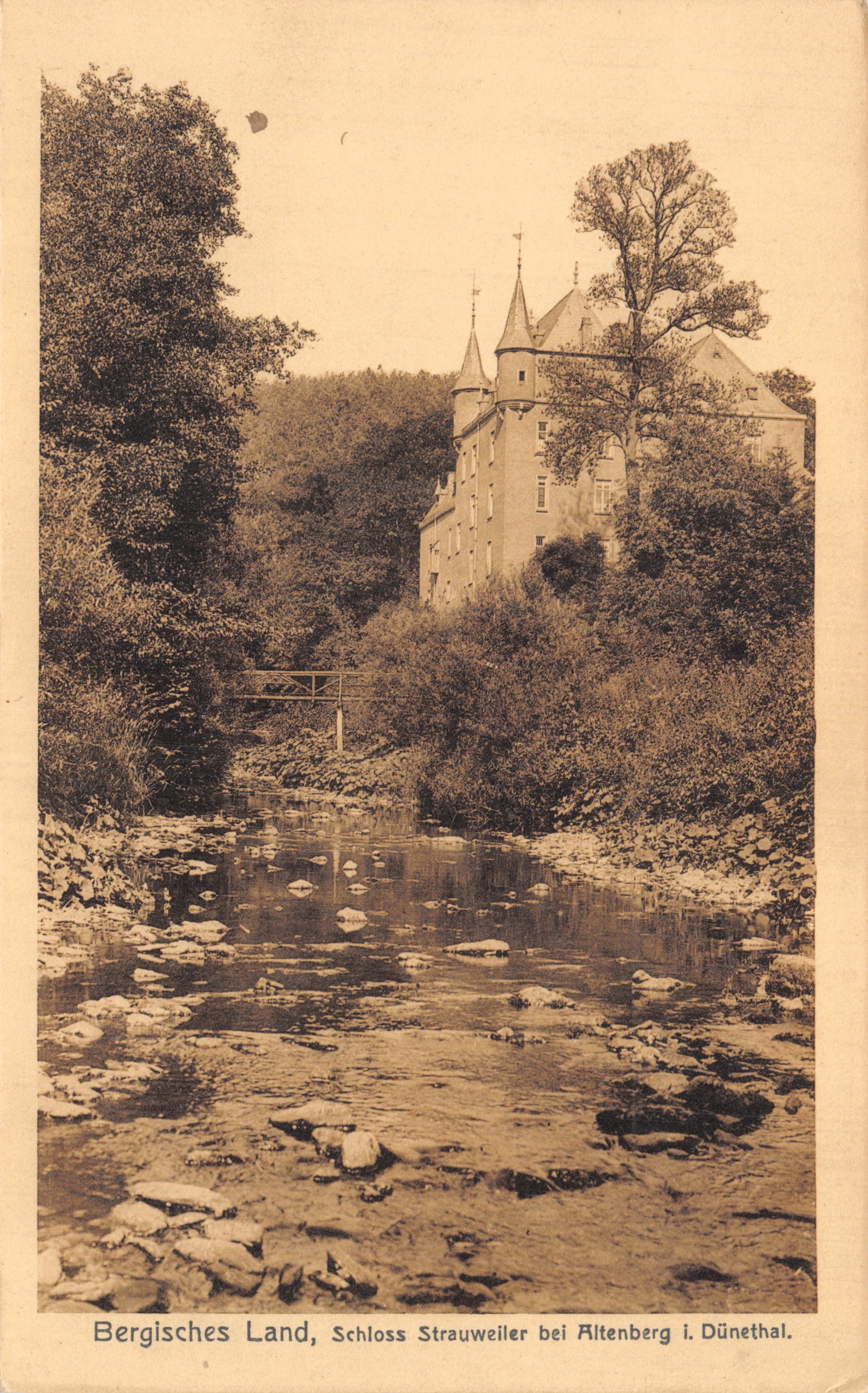 Castello di Strauweiler — vista di un castello accanto a un torrente — editore Max Biegeli, Elberfeld