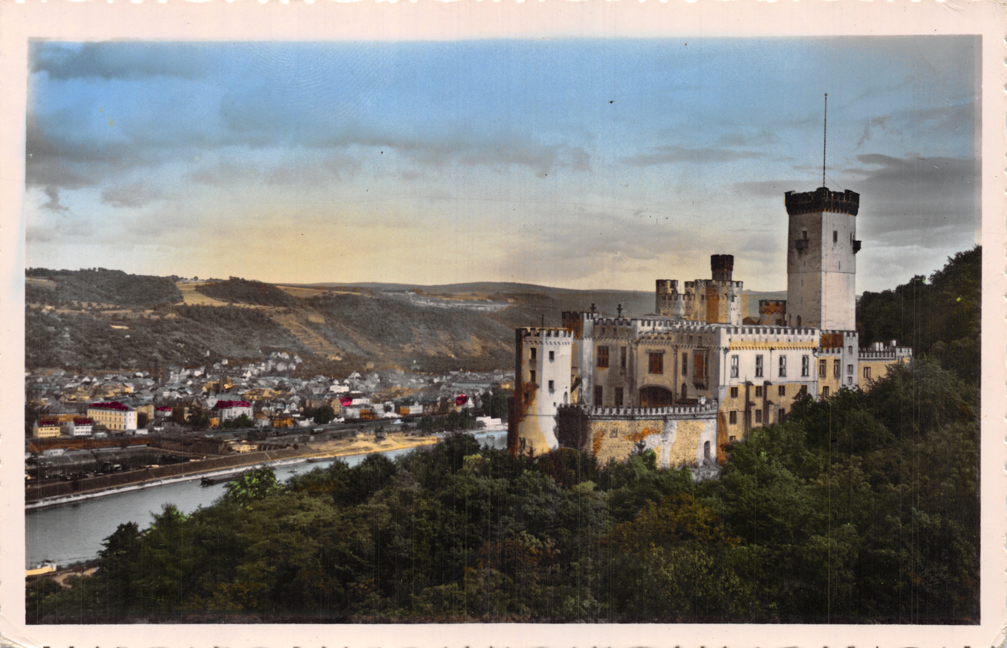 Castillo de Stolzenfels — vista panorámica del río y la ciudad — impreso en Francia — n.º 27