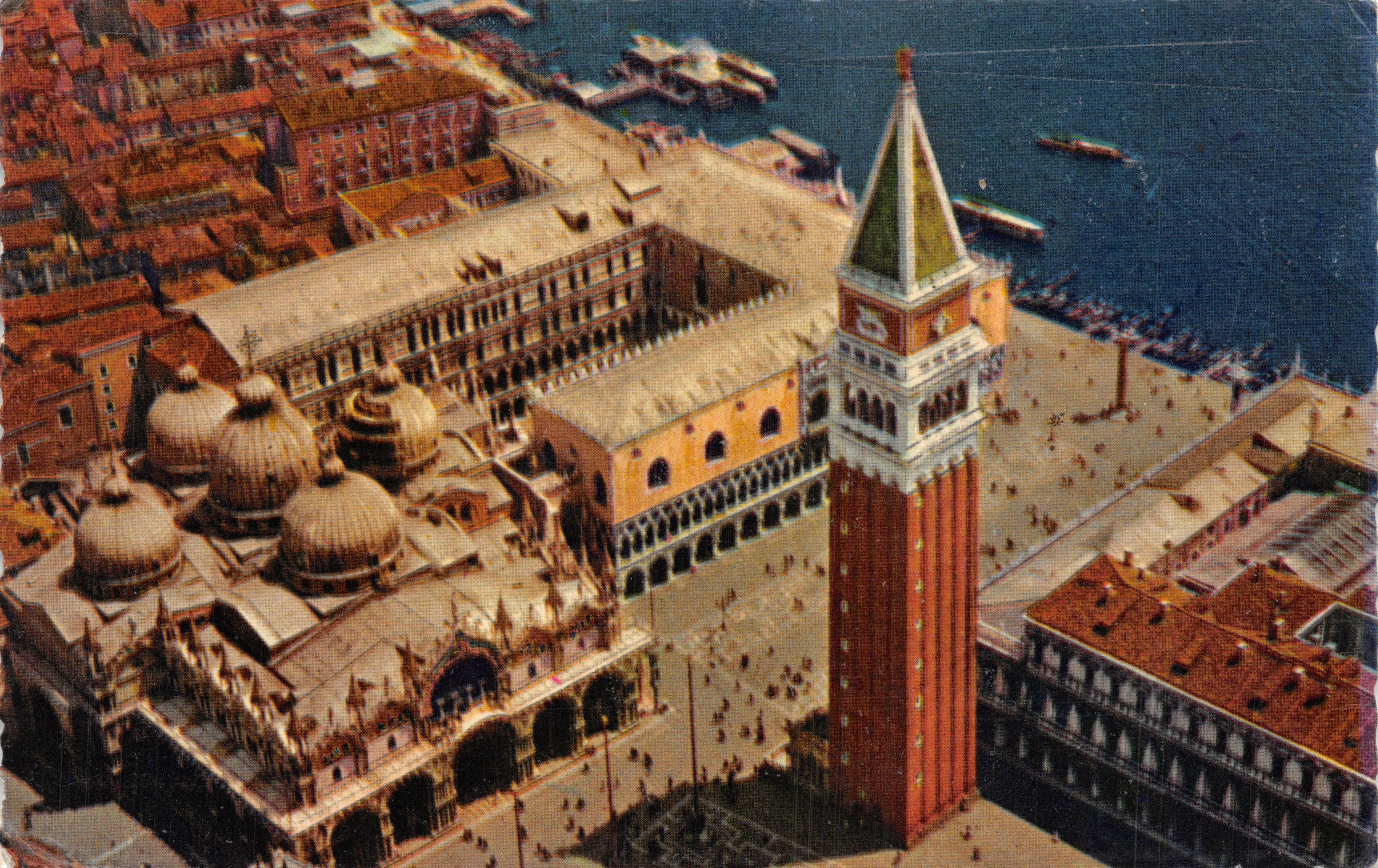 Venise - Vue aérienne de la Piazza San Marco — éditeur M.D.A. n° 10104