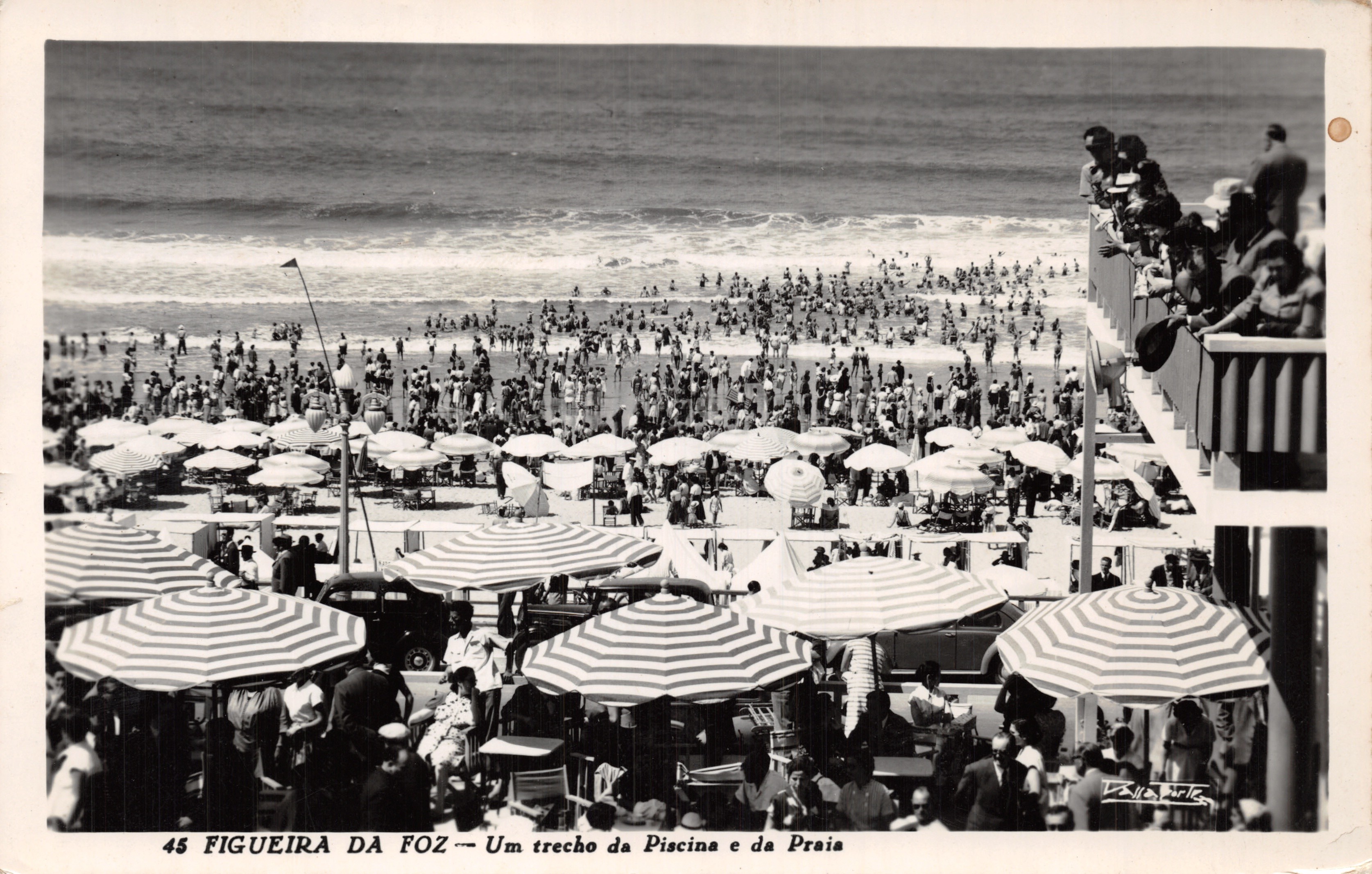 Figueira da Foz — A section of the Pool and the Beach — publisher PRINTED ON CARD n°45