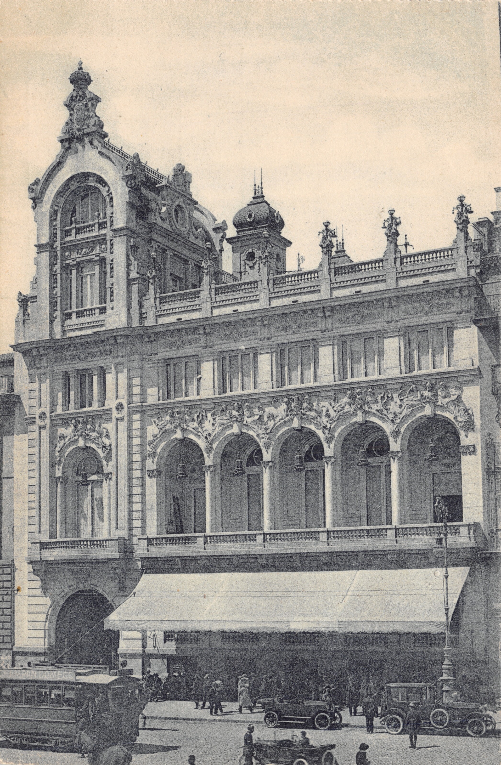 Casino de Madrid — façade ornée et rue animée — éditeur Gratos. Madrid, n° 156