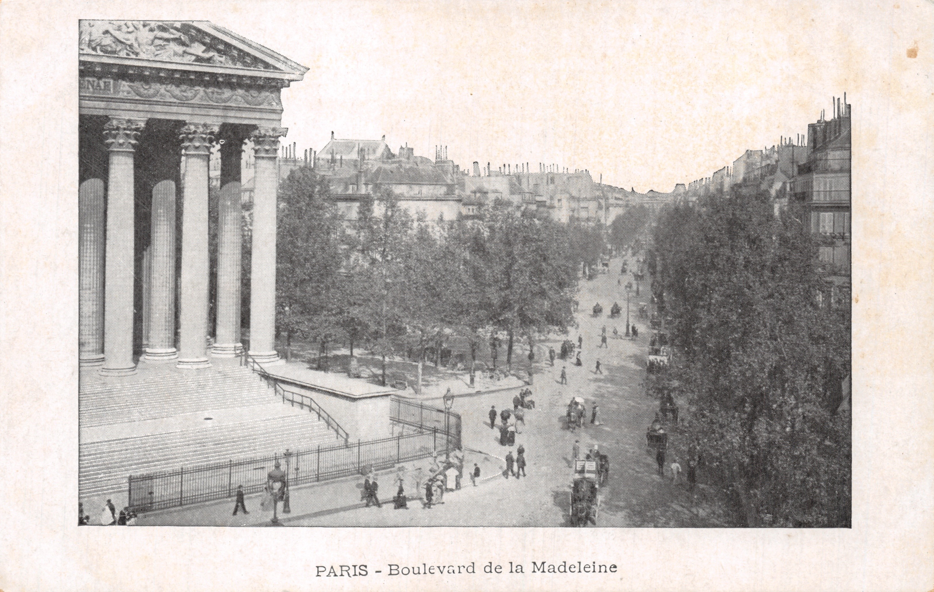 Paris - Boulevard de la Madeleine — uitzicht op het Panthéon met zuilen en wandelpad