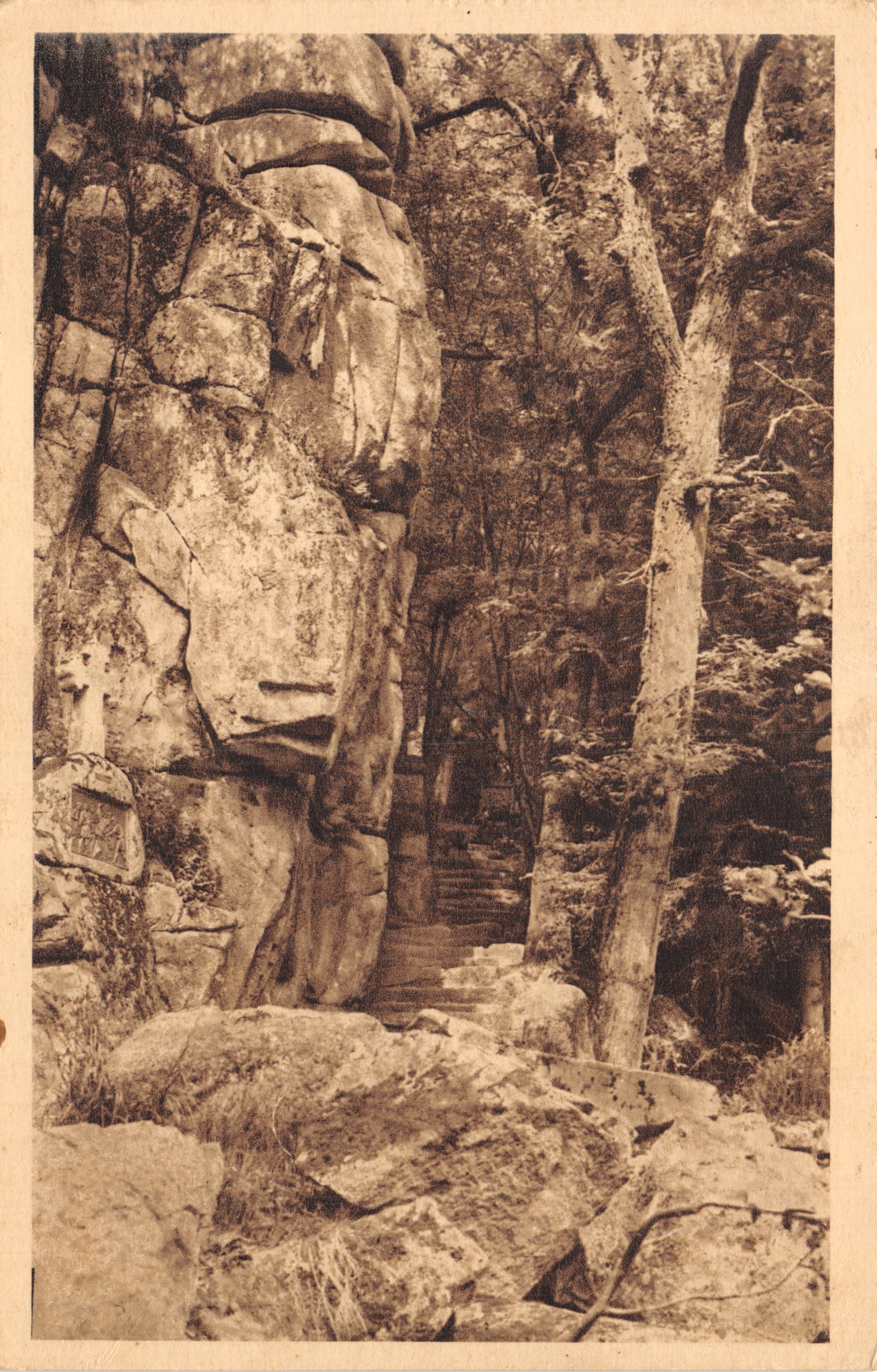 Las rocas del Chemin-de-Croix — Abadía de la Pierre-qui-Vire (Yonne) — Edición de la Abadía