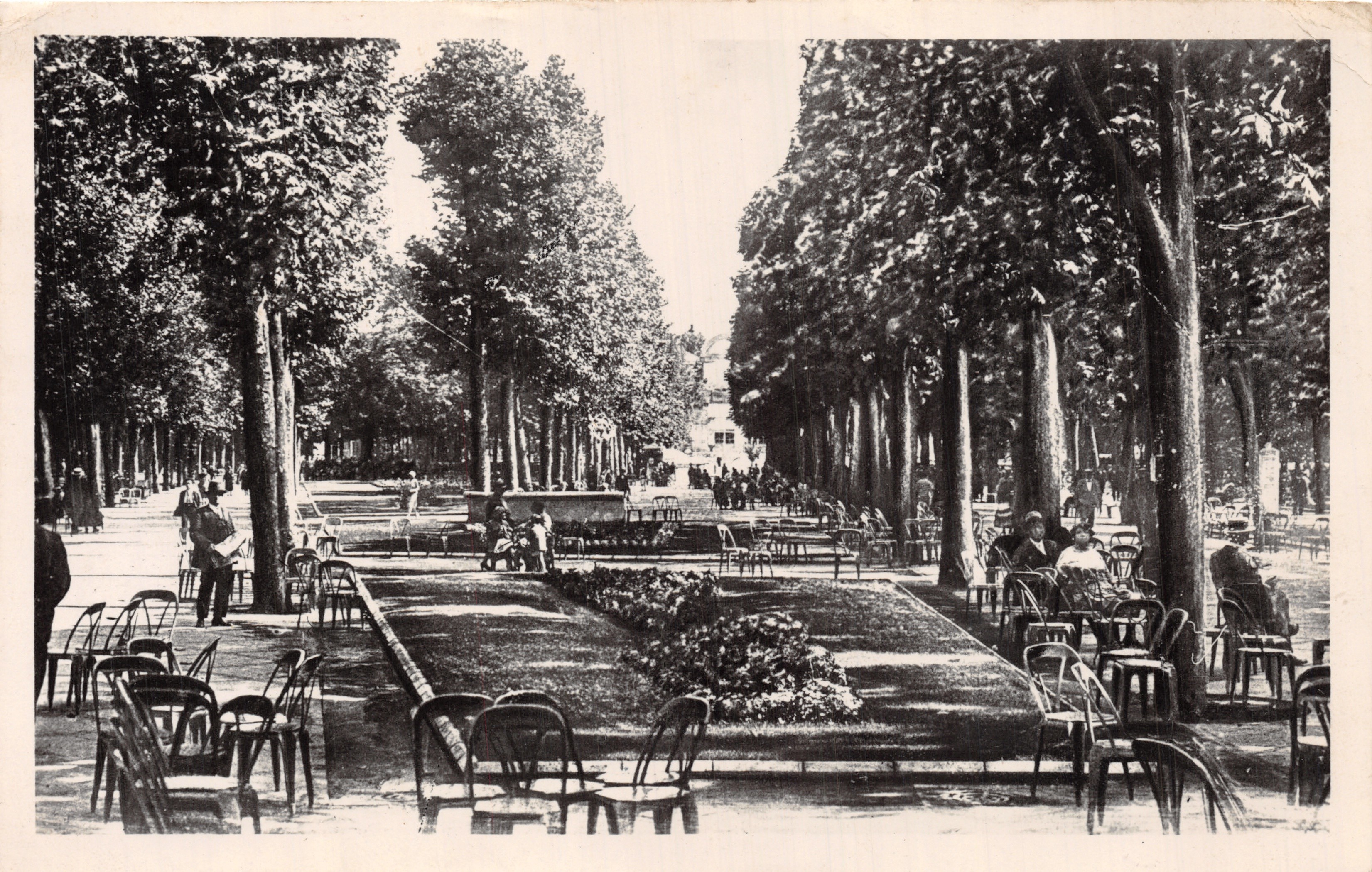 Vichy — Vista del Parco del Casinò — Edizione La Cléogne, Vichy