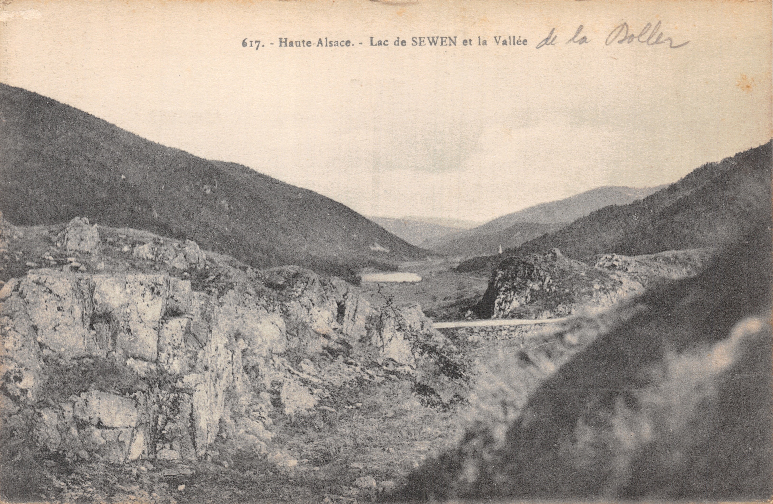 Lac de Sewen en de Vallée de la Doller — Haute-Alsace, panoramische uitzicht tussen bergen en meer, uitgave Édition Chadourne