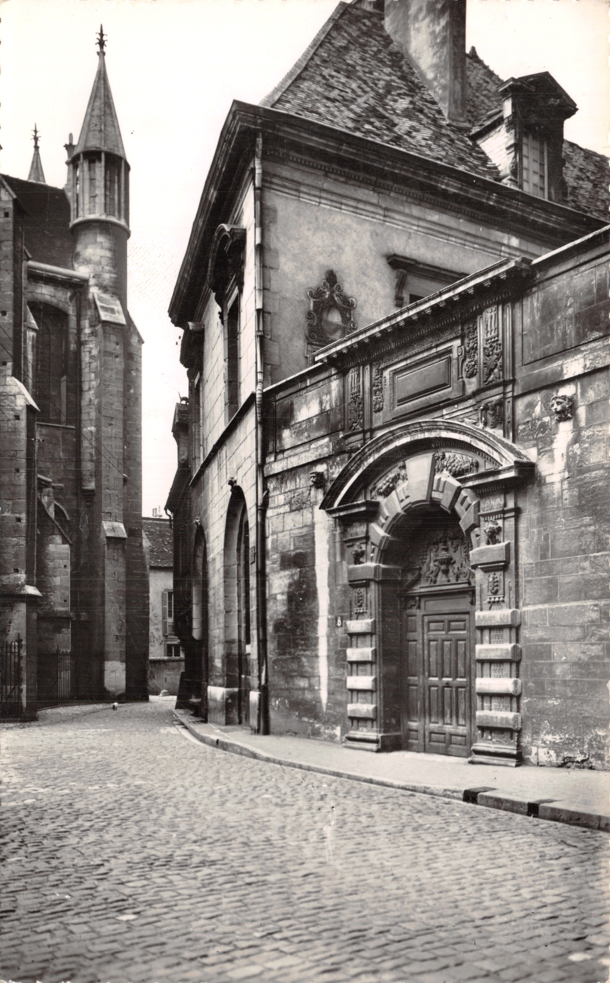 Dijon (Côte-d'Or) — Hotel de Vague, rue Babeuf (siglo XVII) — Edición E. PROTOT, Dôle (Jura)